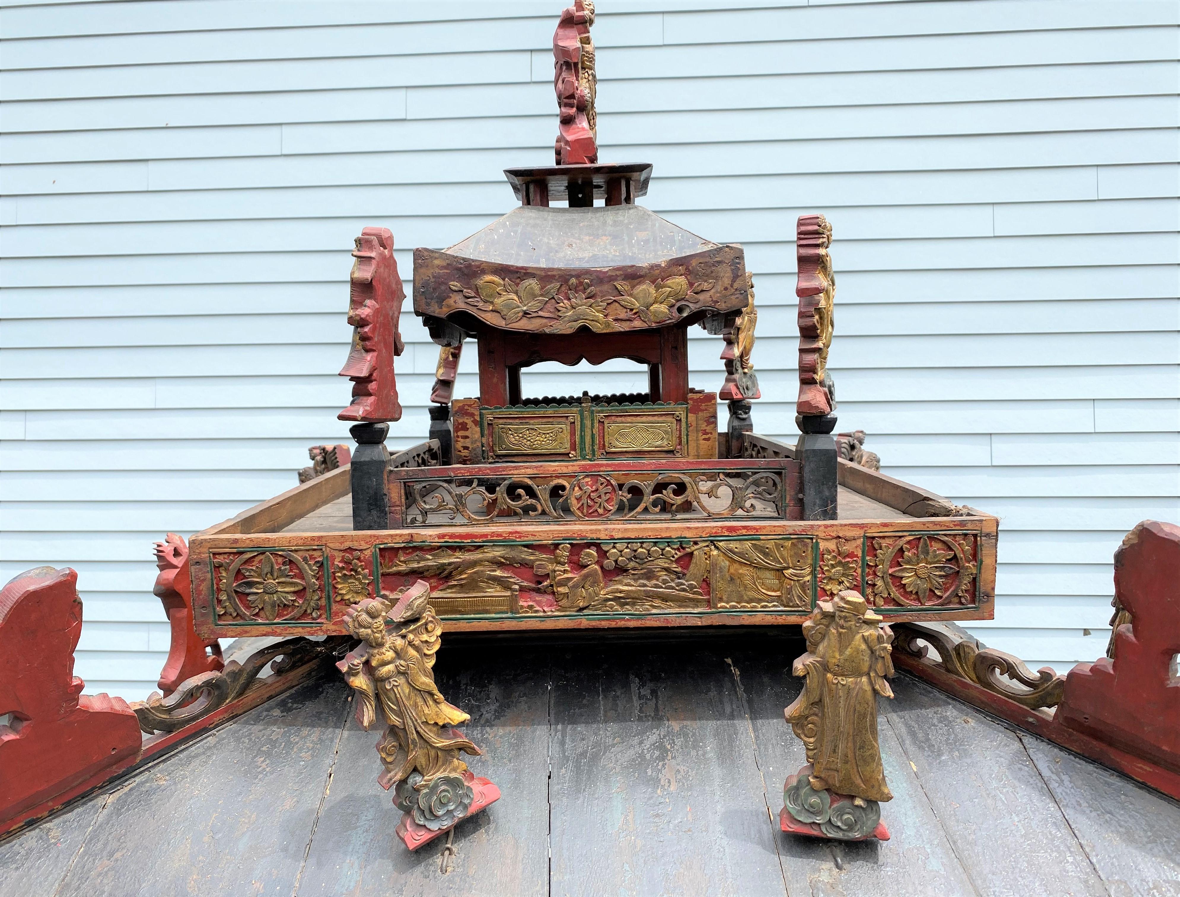 Early 20th Century Chinese Polychrome Wedding Sedan Chair 1