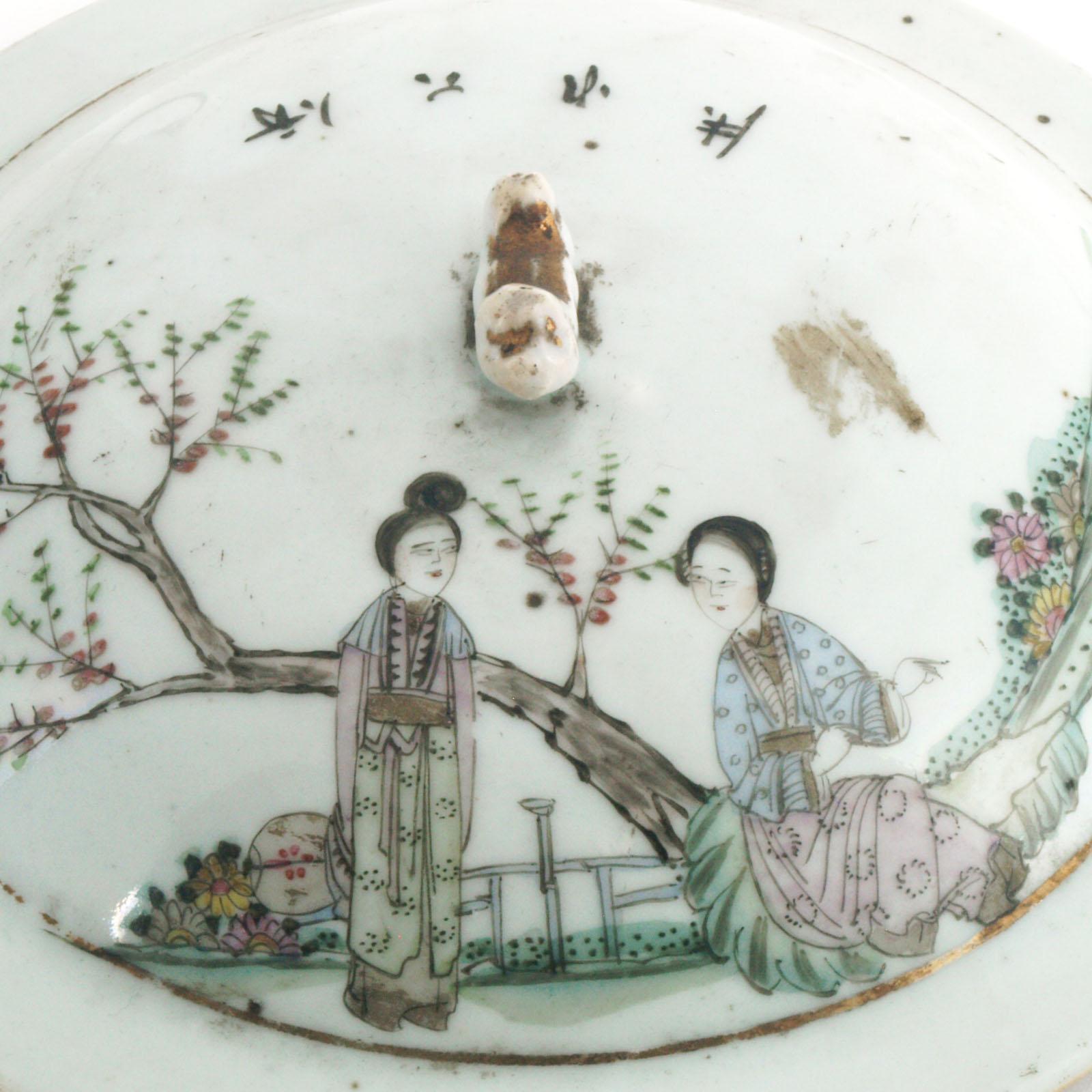 Chinesische Porzellankübelvase des frühen 20. Jahrhunderts, Famille Verte (18. Jahrhundert und früher) im Angebot