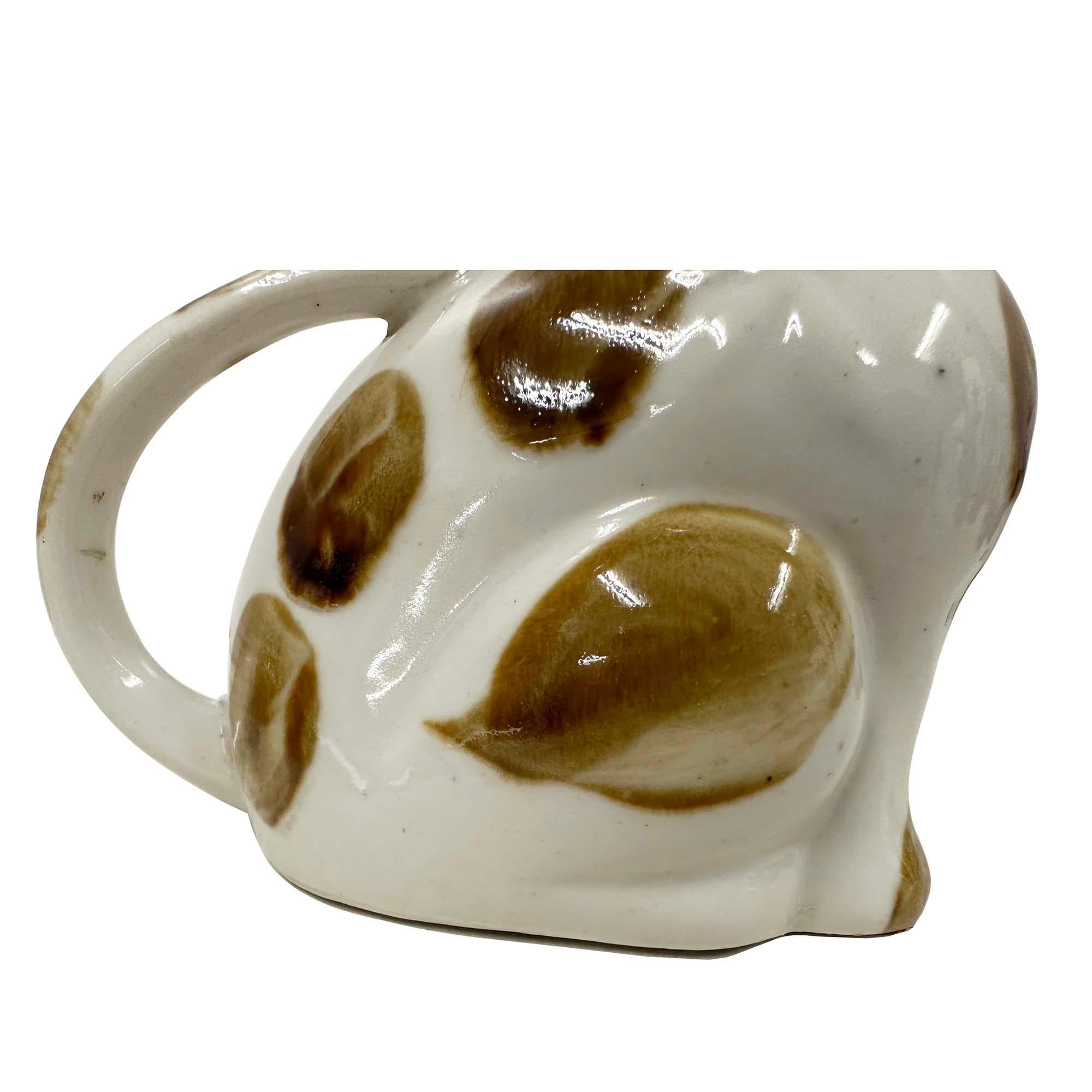 Fait main Early 20th Century Chinese Porcelain Cat Teapot with Marks on the bottom en vente