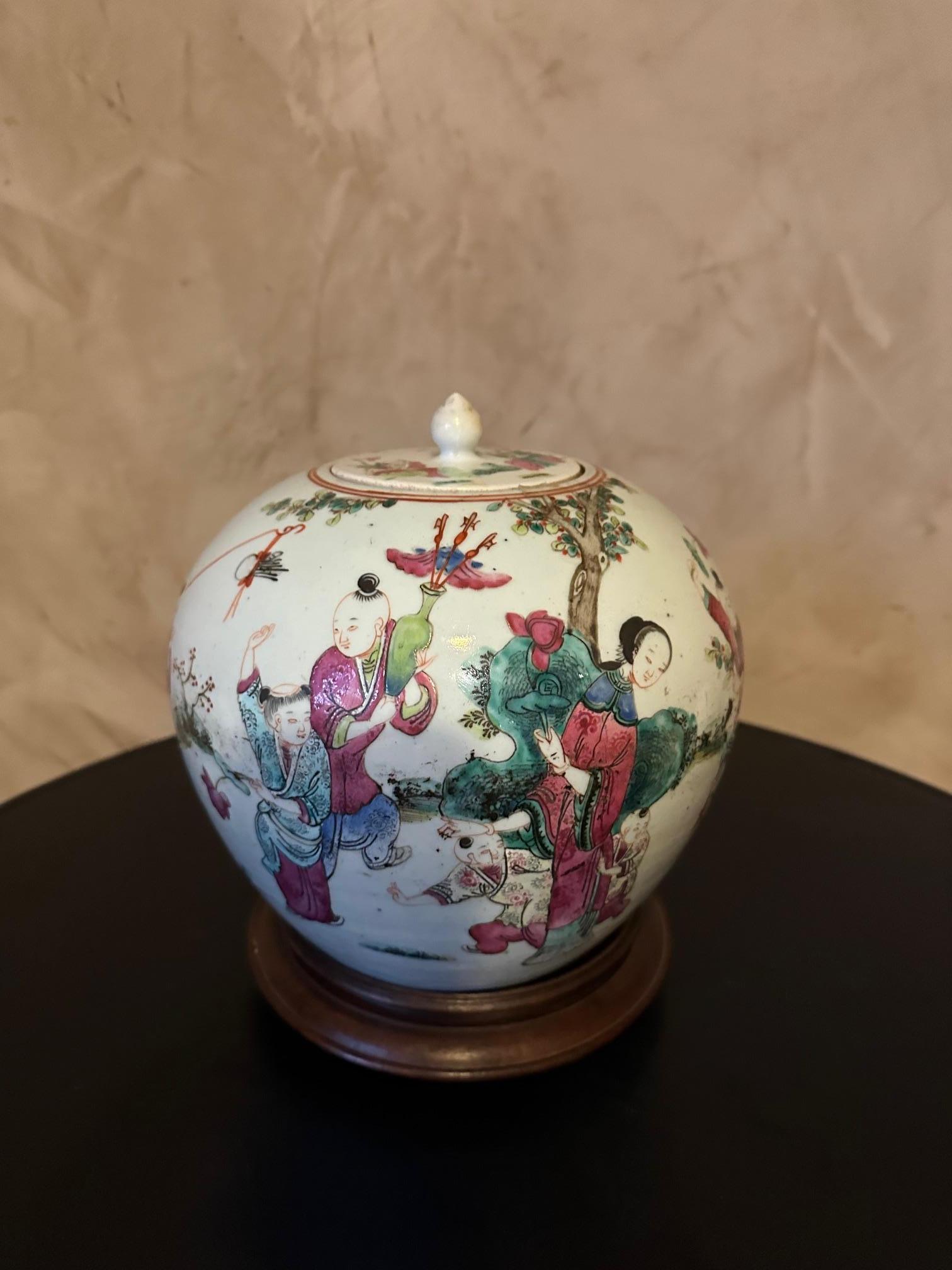 Hand-Painted Early 20th century Chinese Porcelain Ginger Jar, 1900s