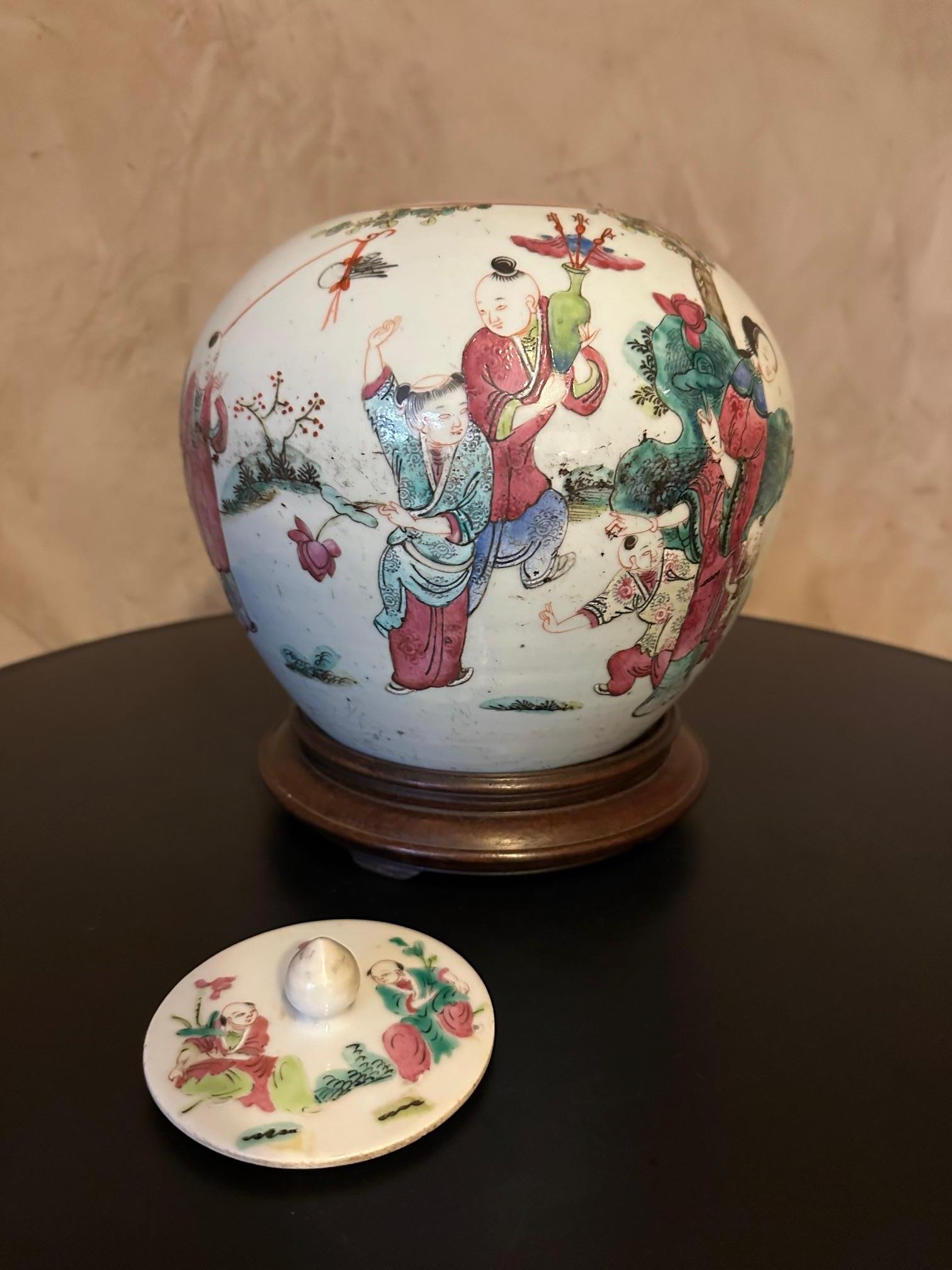 20th Century Early 20th century Chinese Porcelain Ginger Jar, 1900s