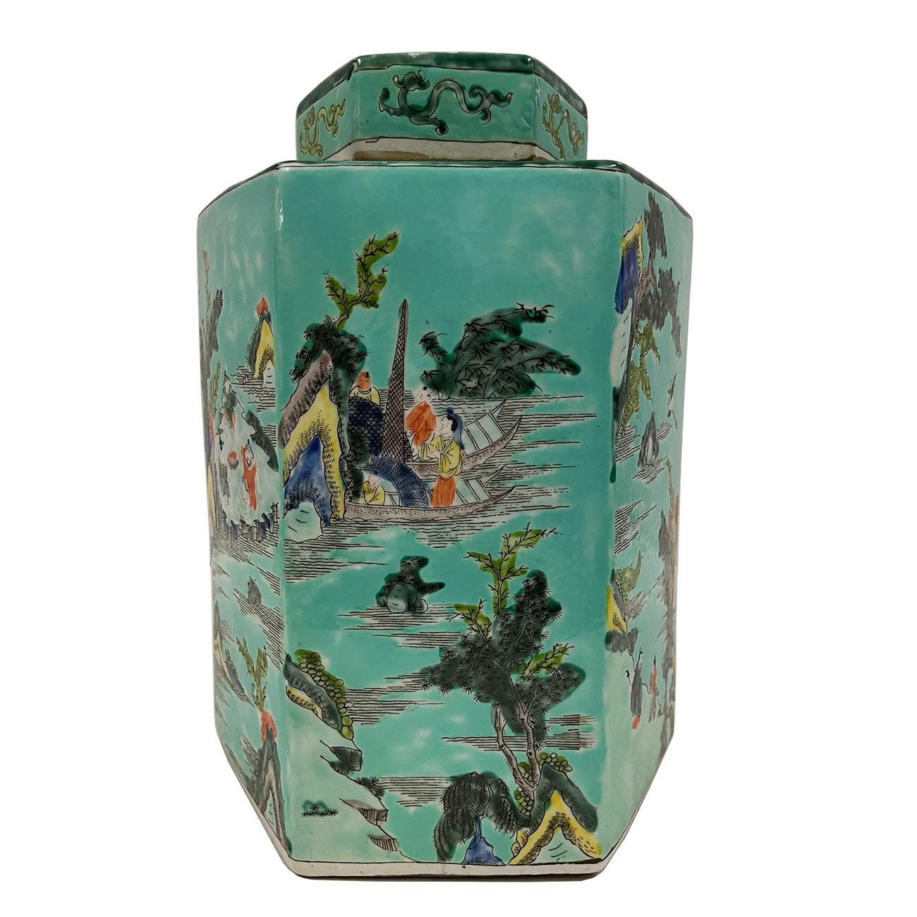 Guarda questo magnifico vaso di porcellana cinese vintage. È stata realizzata e dipinta a mano con una bellissima arte folcloristica tradizionale cinese. Dalle immagini si può notare che ha molti anni di storia e condizioni vintage molto buone. Ora