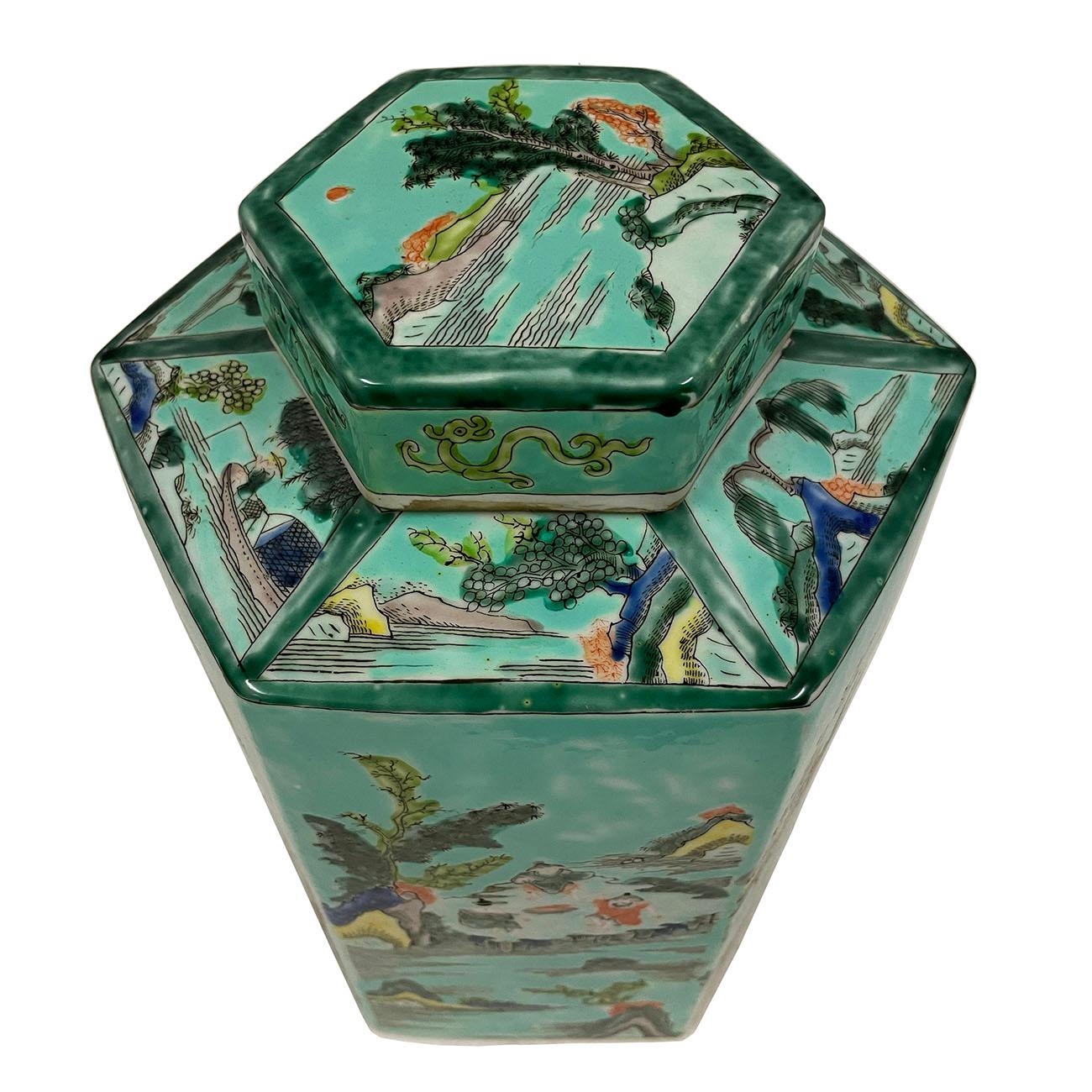Porcellana Vaso di porcellana cinese dei primi del Novecento con coperchio in vendita