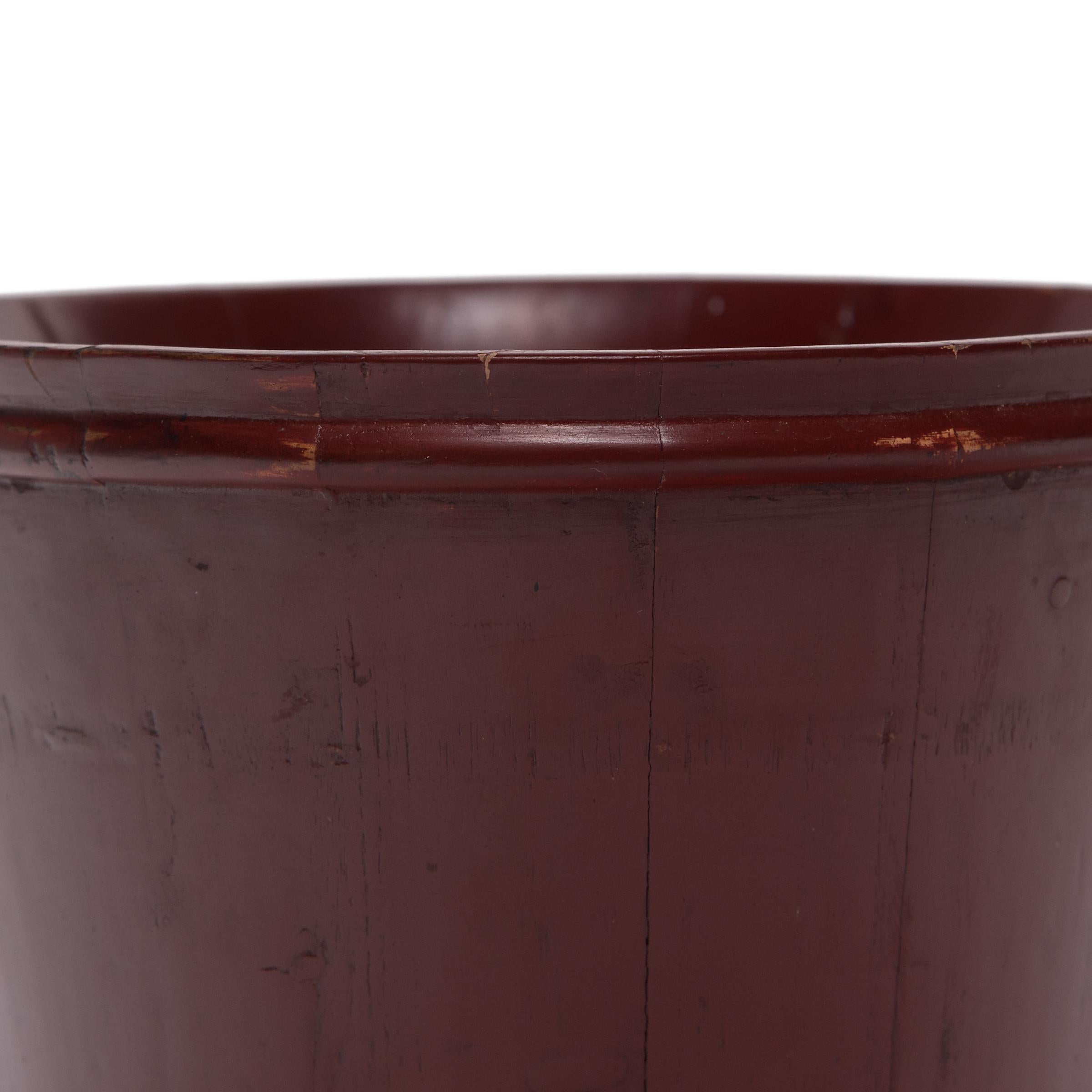 Chinese Lacquered Water Bucket, c. 1900 In Good Condition In Chicago, IL