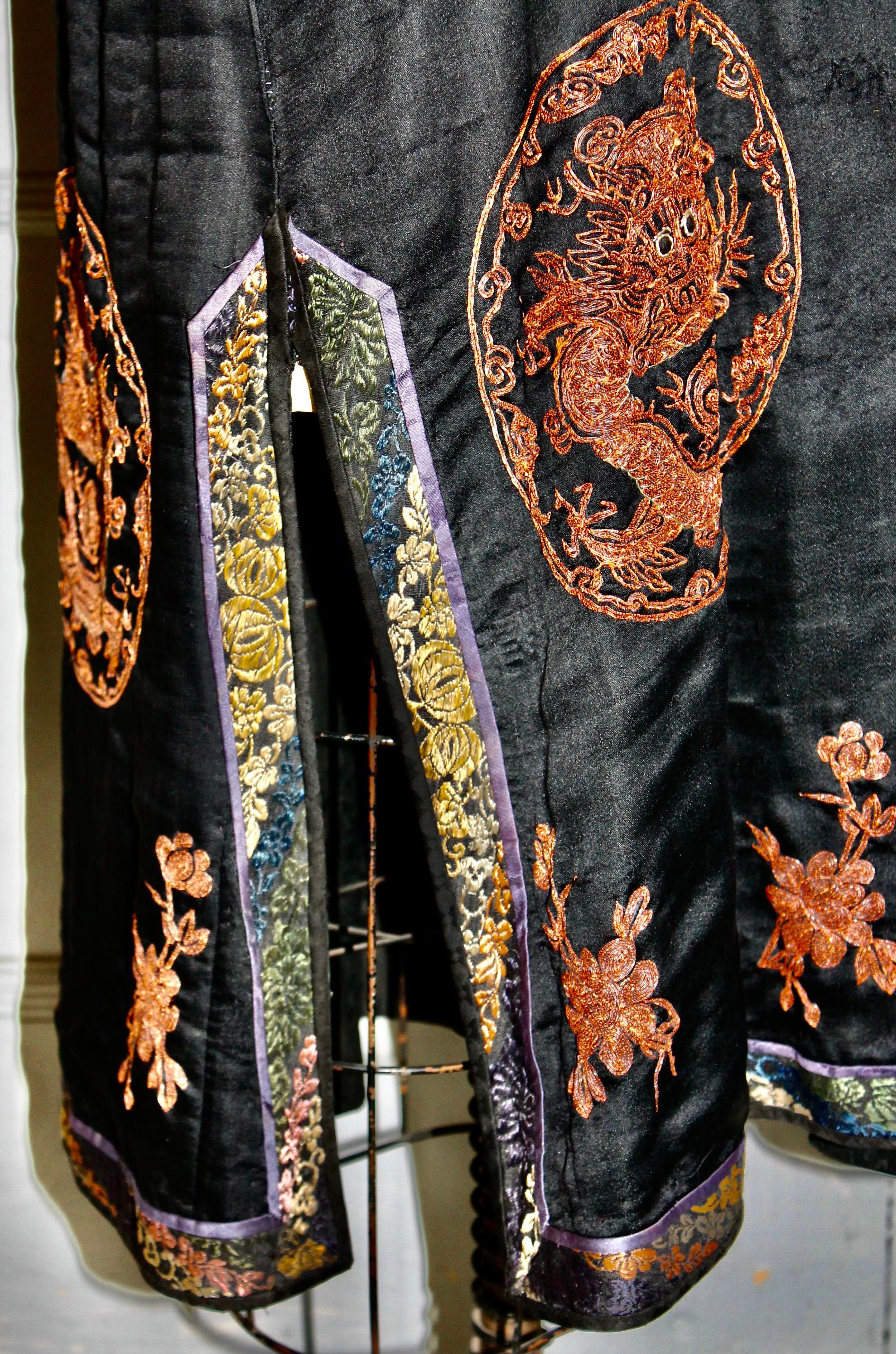 Early 20th Century Chinese Robe with Metallic Dragon Embroidery For Sale 5