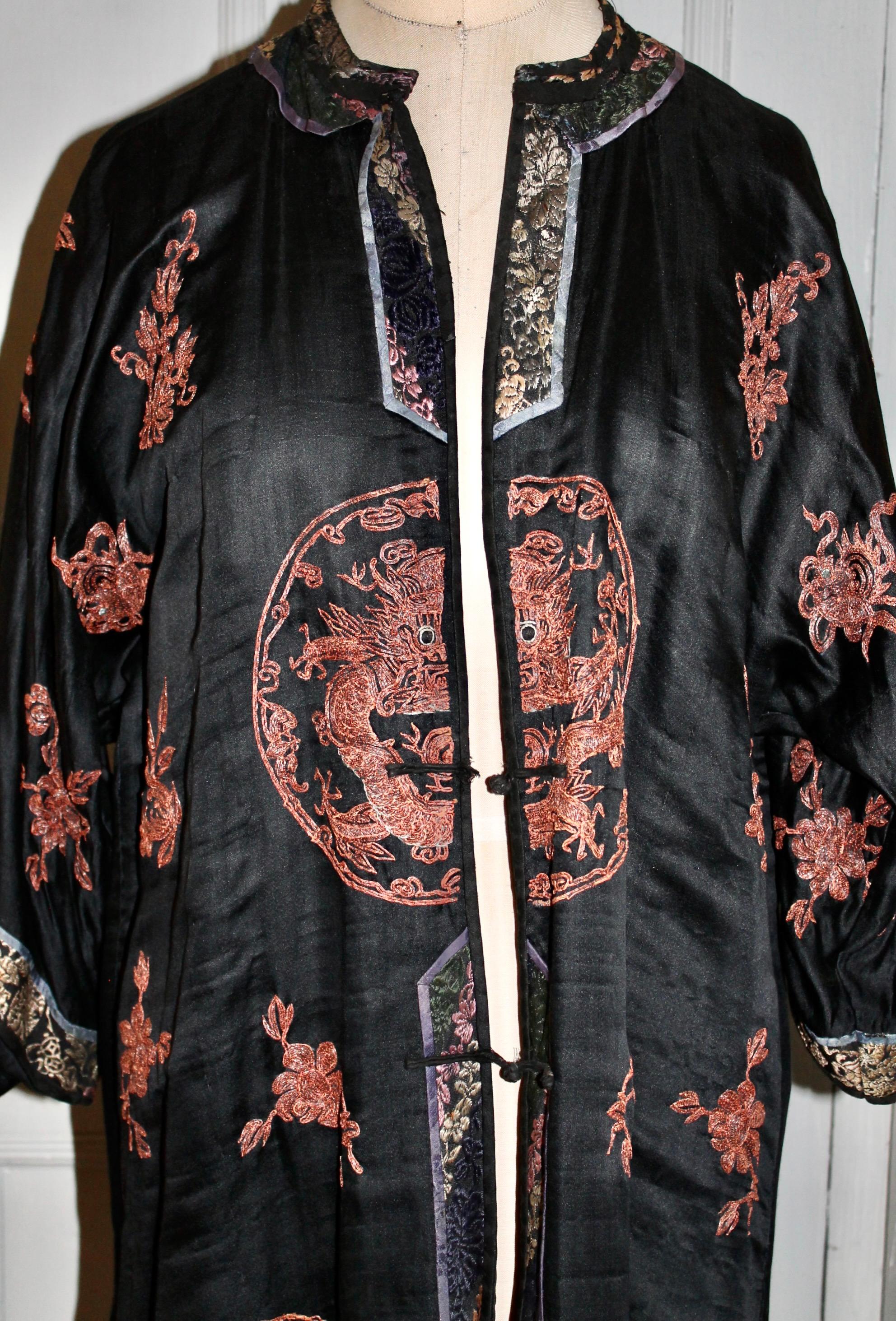 Early 20th Century Chinese Robe with Metallic Dragon Embroidery For Sale 6