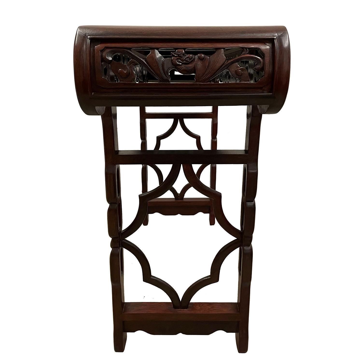 Early 20th Century Chinese Rosewood Dragon Altar Table/Entry Console For Sale 4