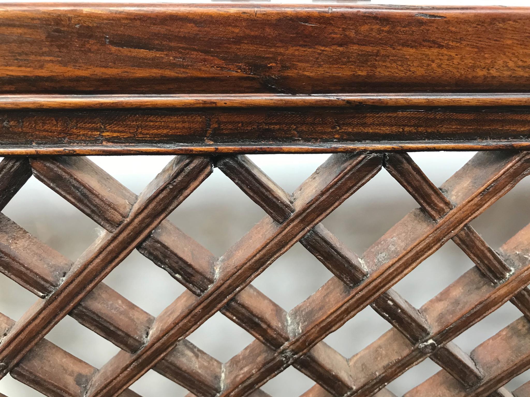 Early 20th Century Chinese Rosewood Lattice Screen In Good Condition In New York, NY