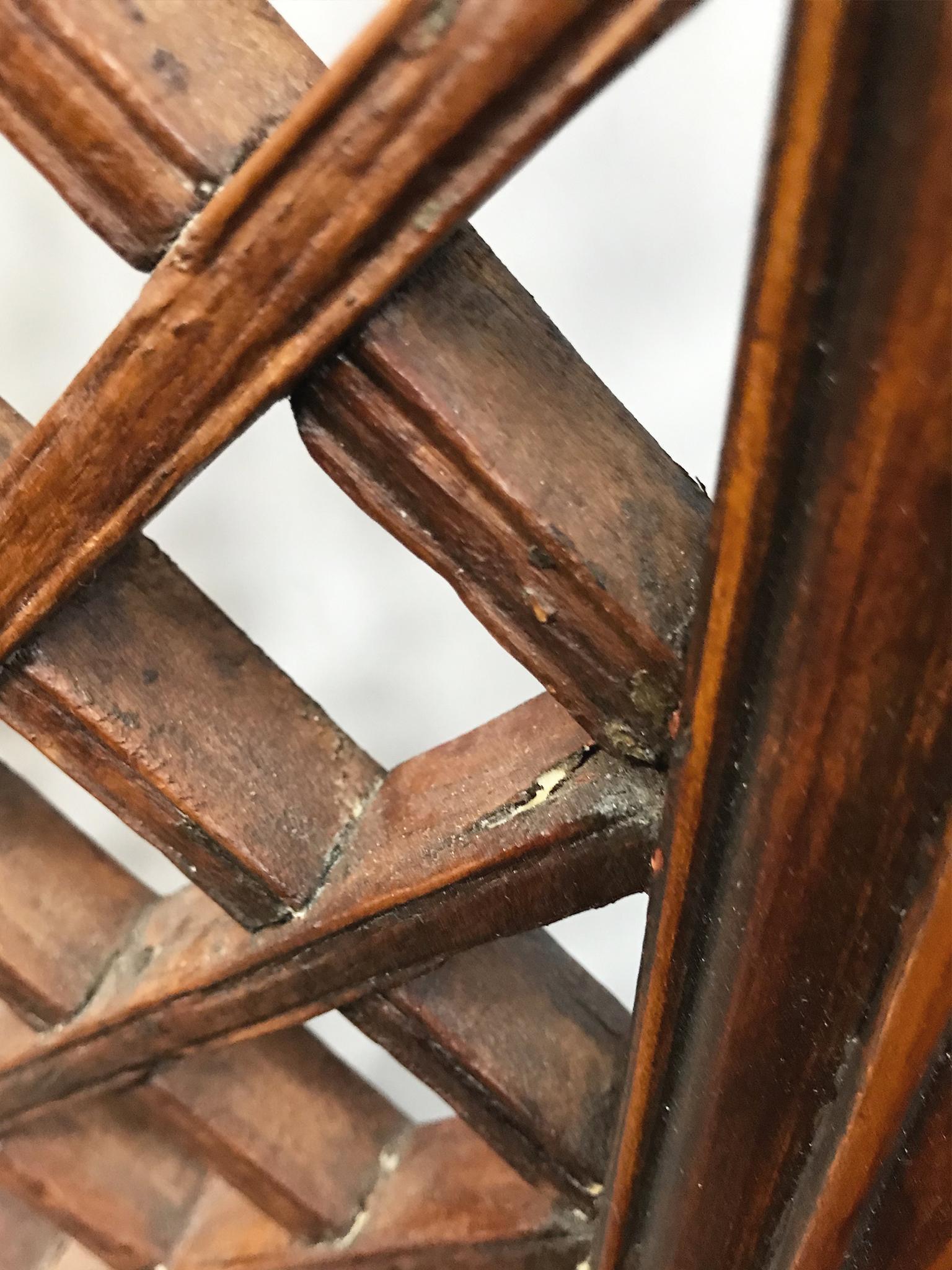 Early 20th Century Chinese Rosewood Lattice Screen 4