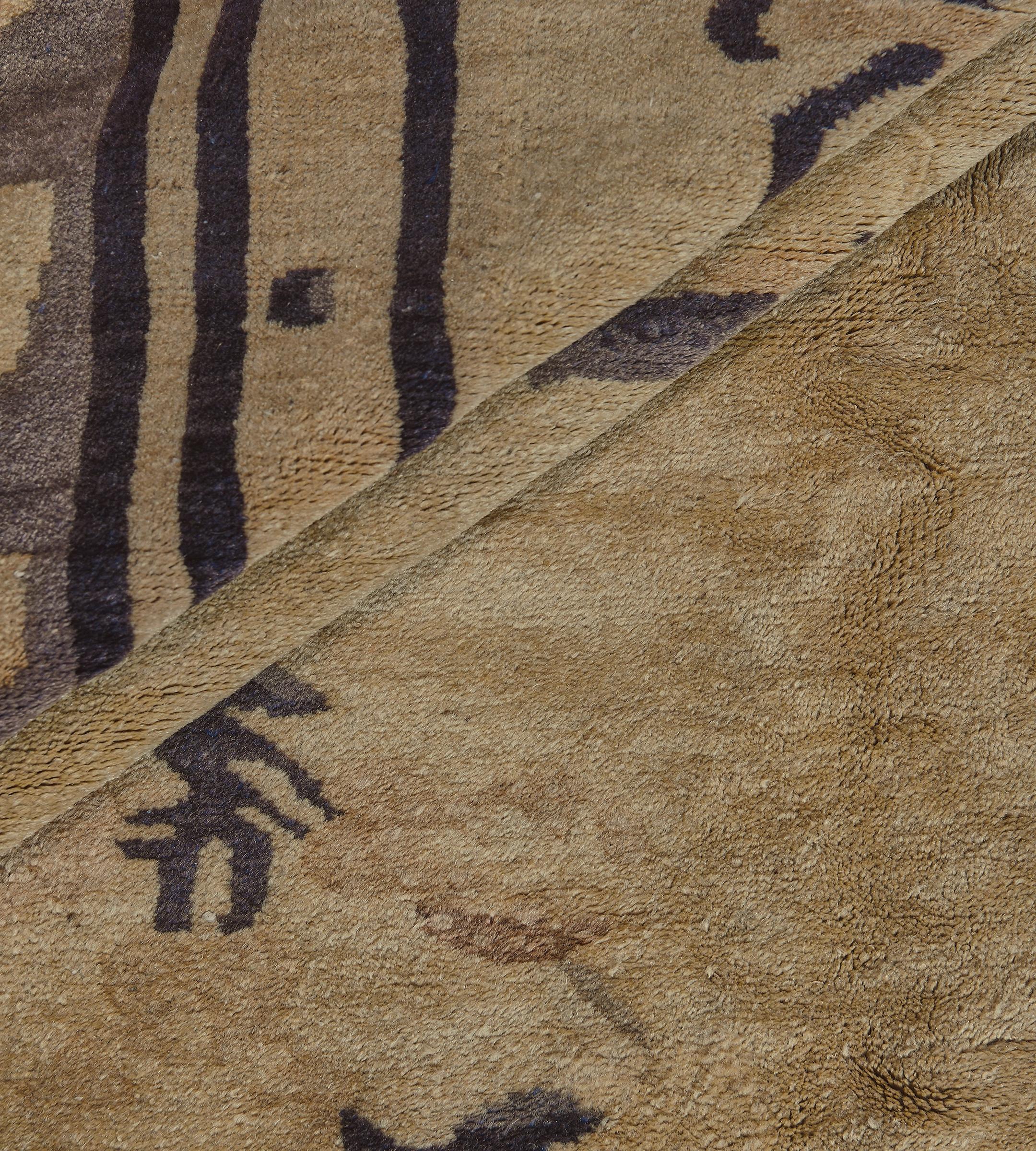 Early 20th Century Chinese Rug For Sale 5