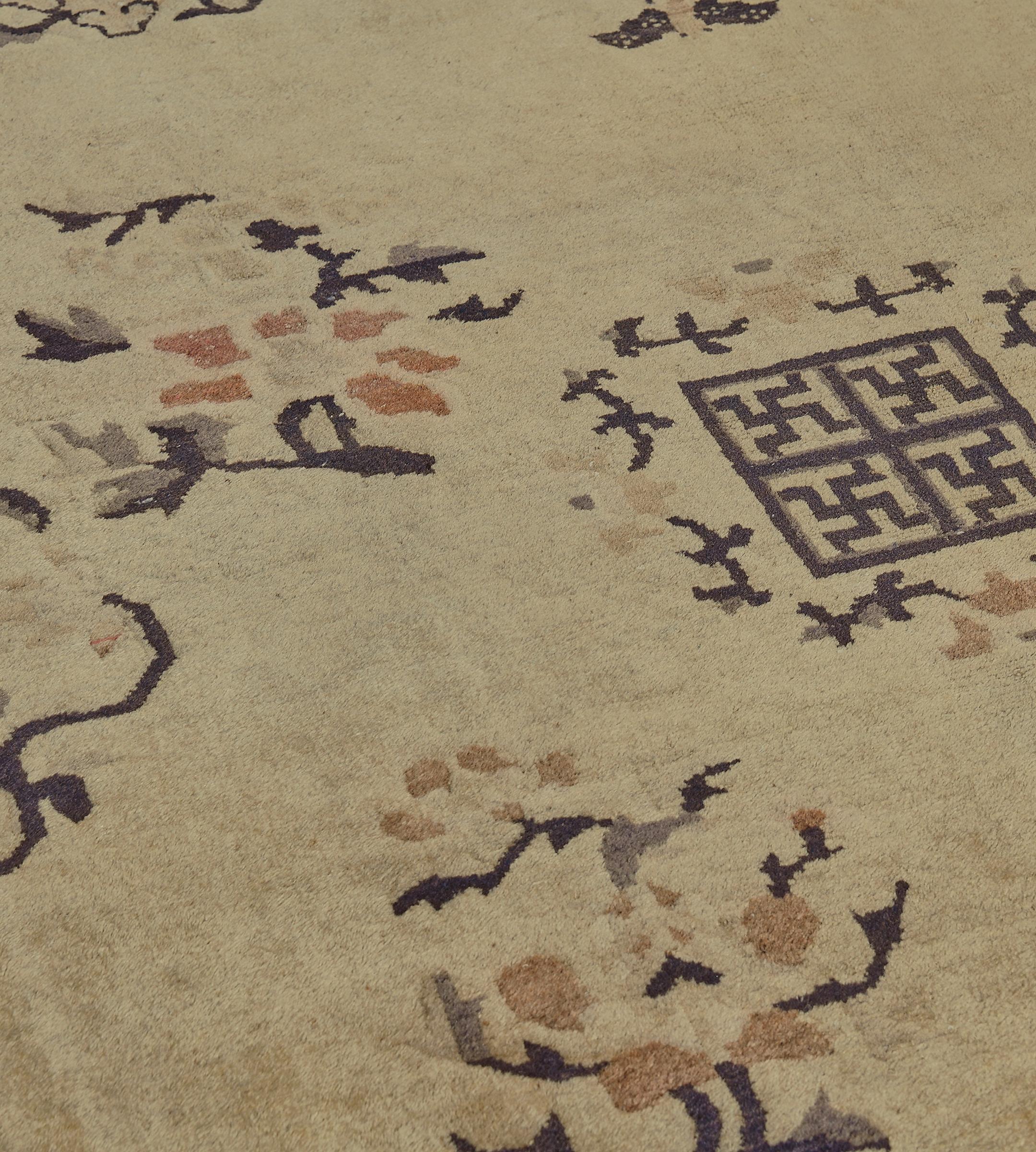 Hand-Woven Early 20th Century Chinese Rug For Sale