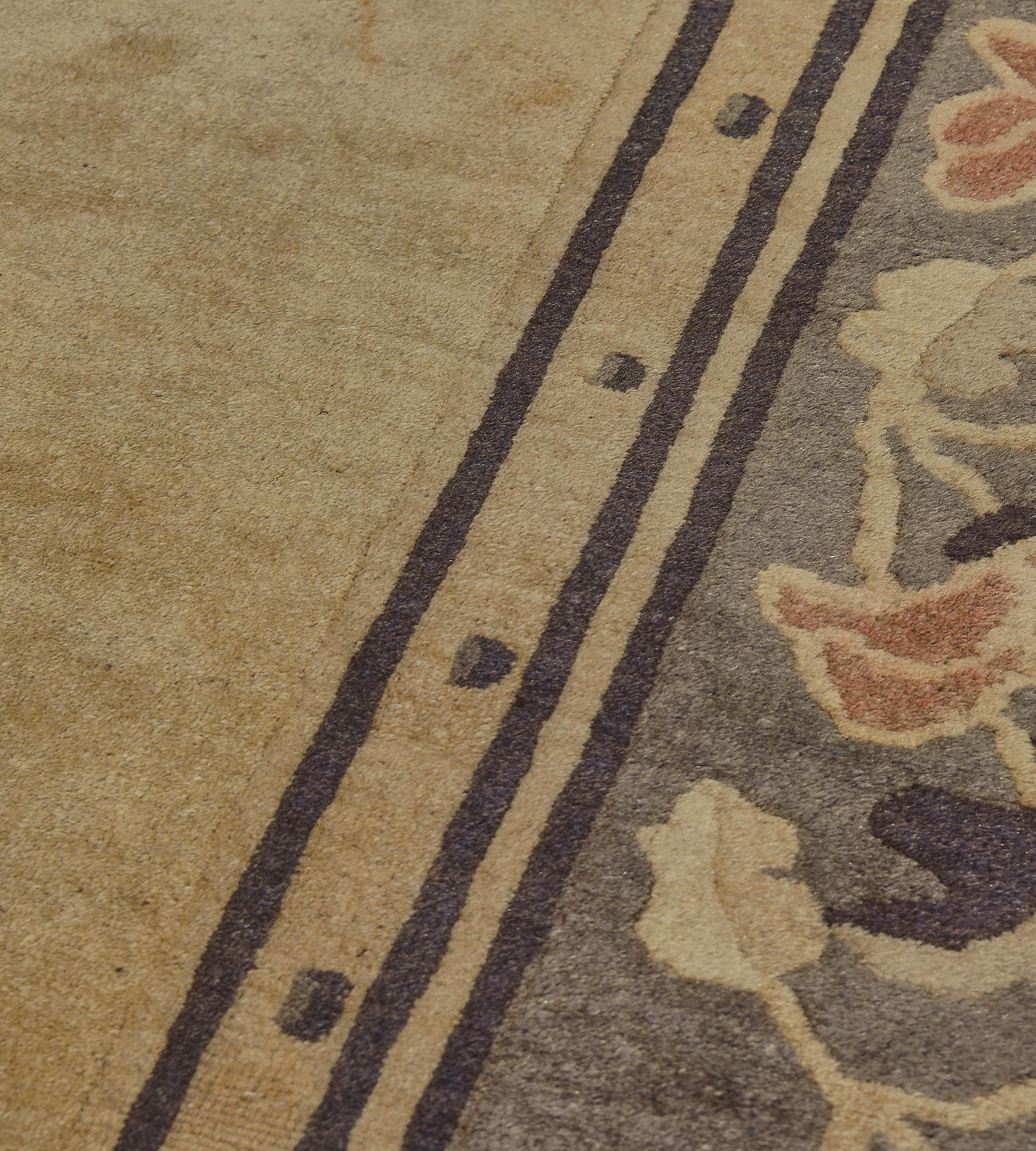 Early 20th Century Chinese Rug For Sale 2