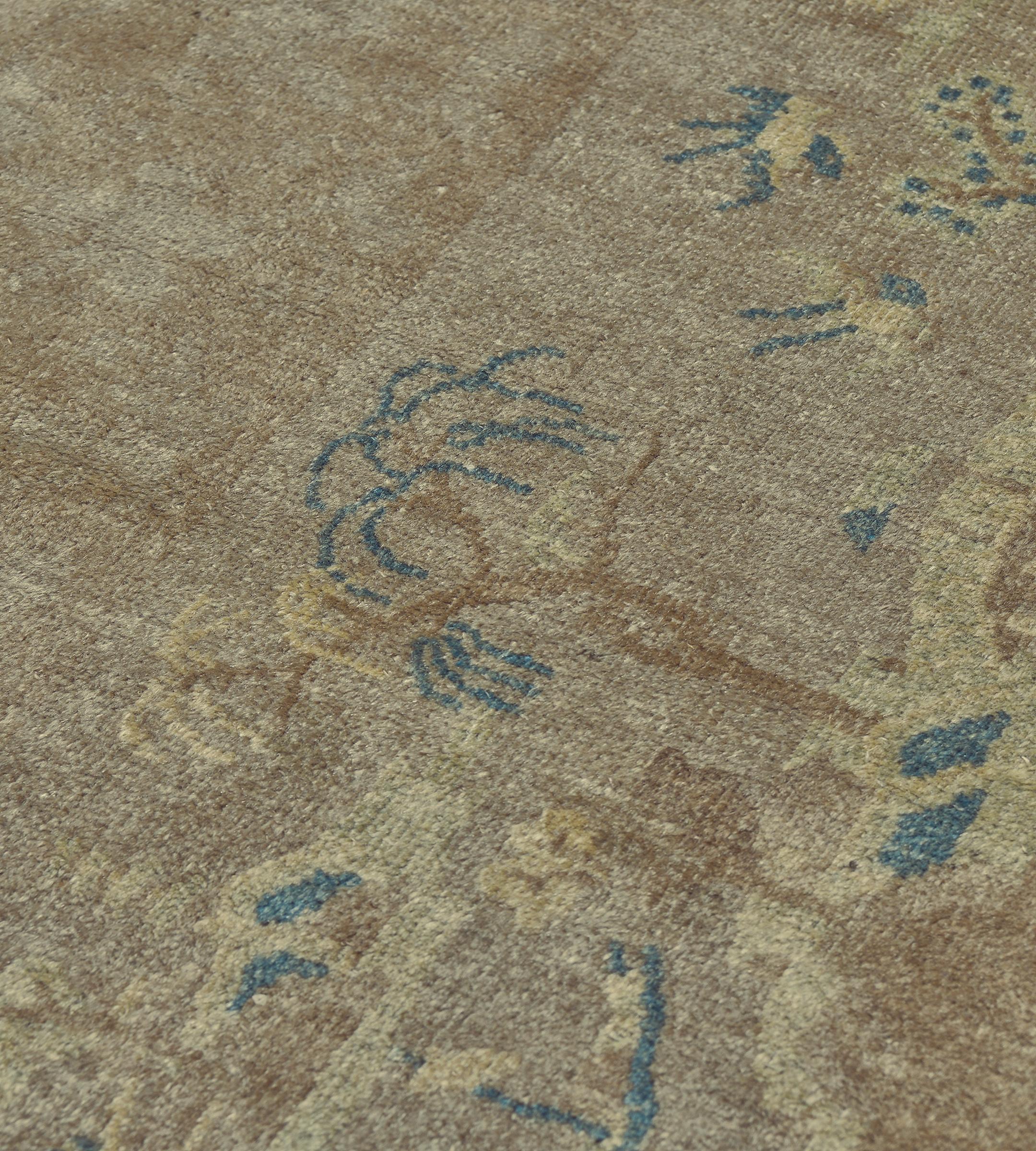 Early 20th Century Chinese Rug For Sale 2