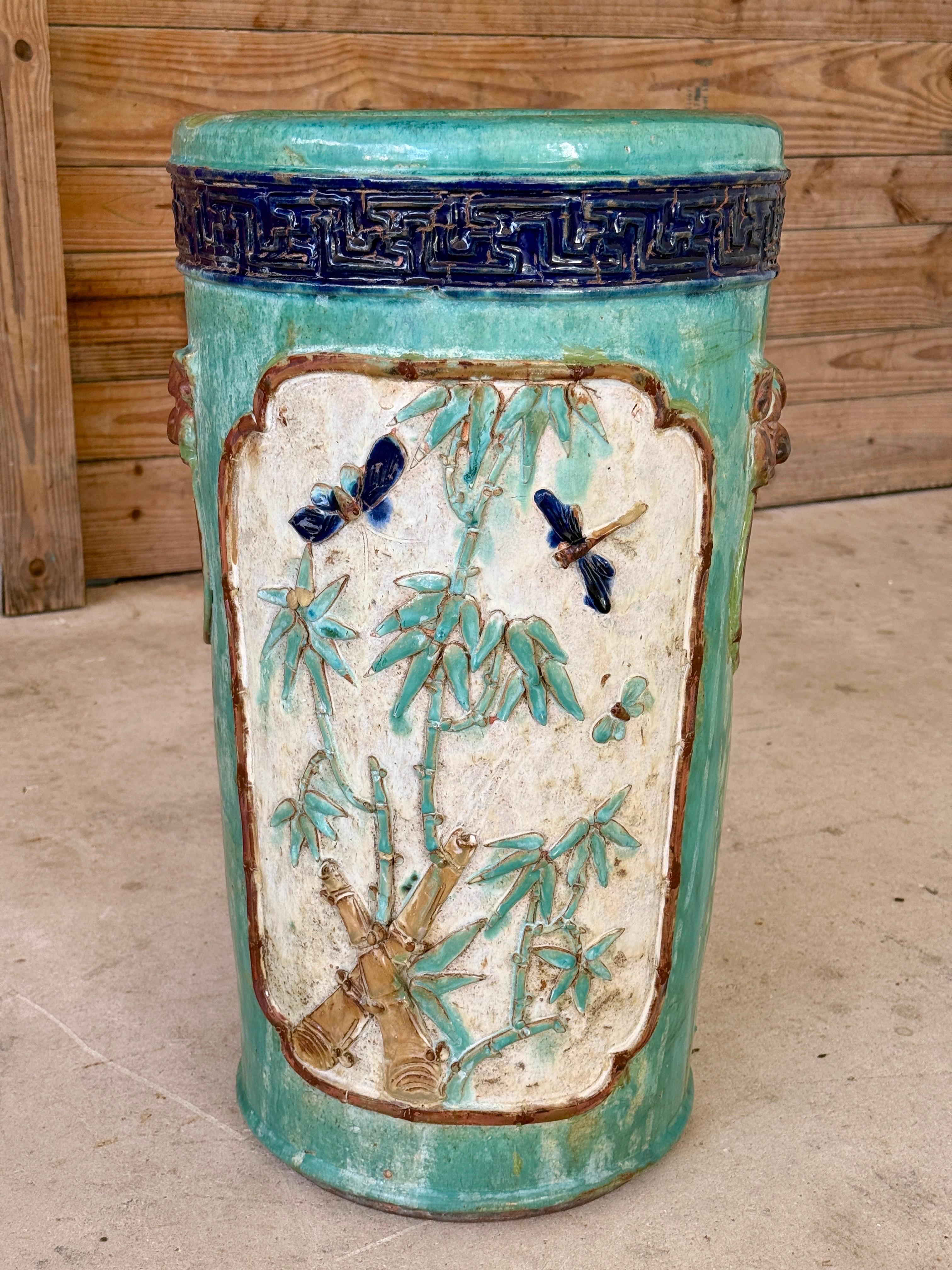 Paragüero chino Shiwan de principios del siglo XX esmaltado en turquesa en venta 3