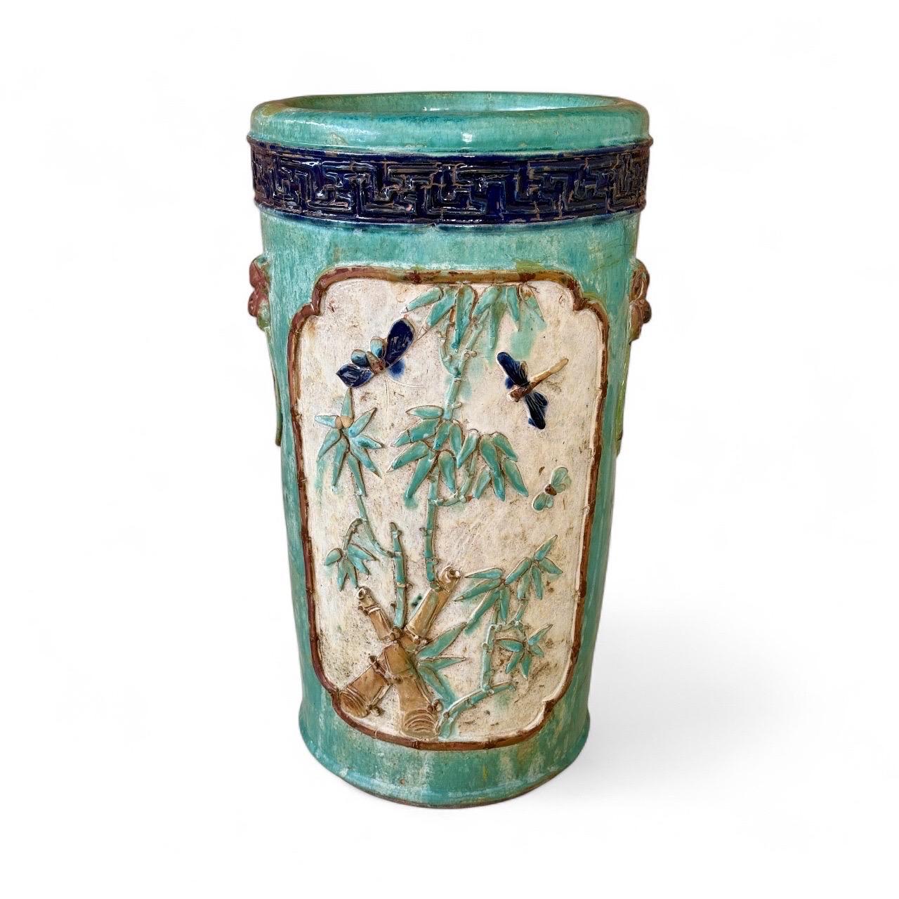 Paragüero chino Shiwan de principios del siglo XX esmaltado en turquesa en venta 6