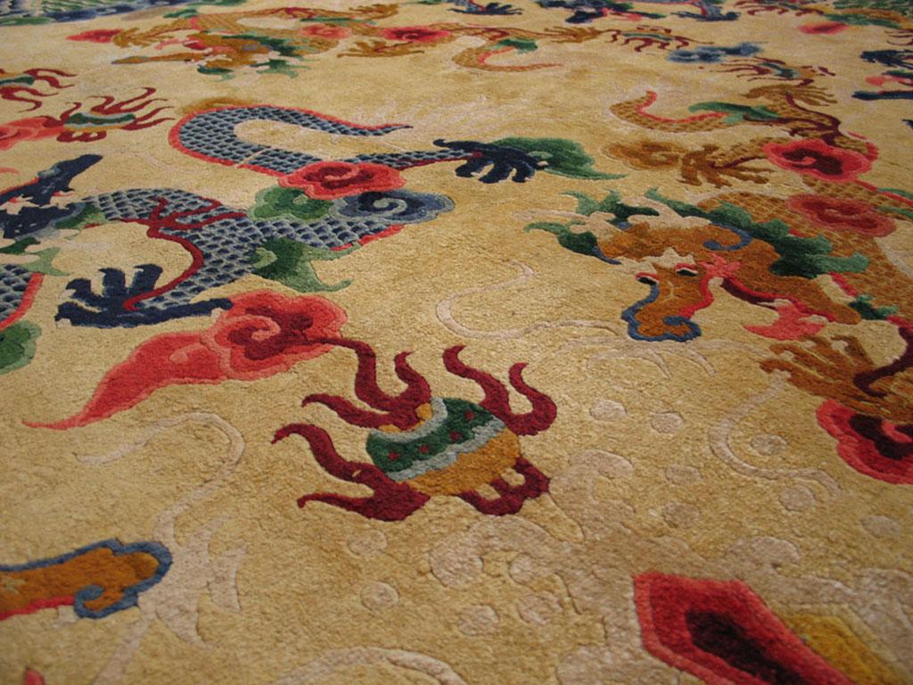 Early 20th Century Chinese Silk Dragon Carpet  For Sale 1