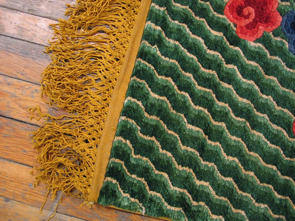 Early 20th Century Chinese Silk Dragon Carpet ( 6'3