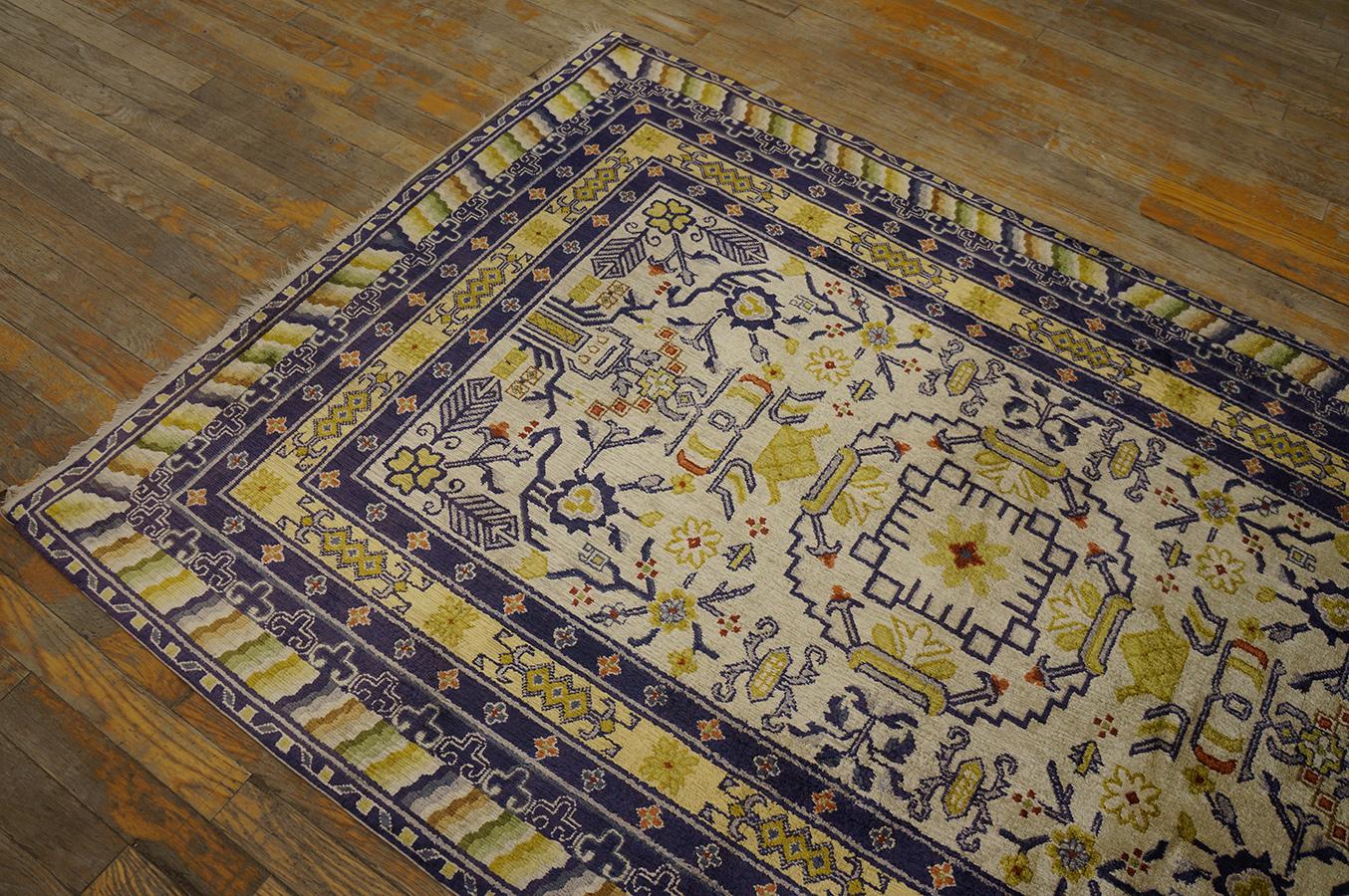 Early 20th Century Chinese Silk Rug ( 3'10'' x 6' - 117 x 183 ) For Sale 7