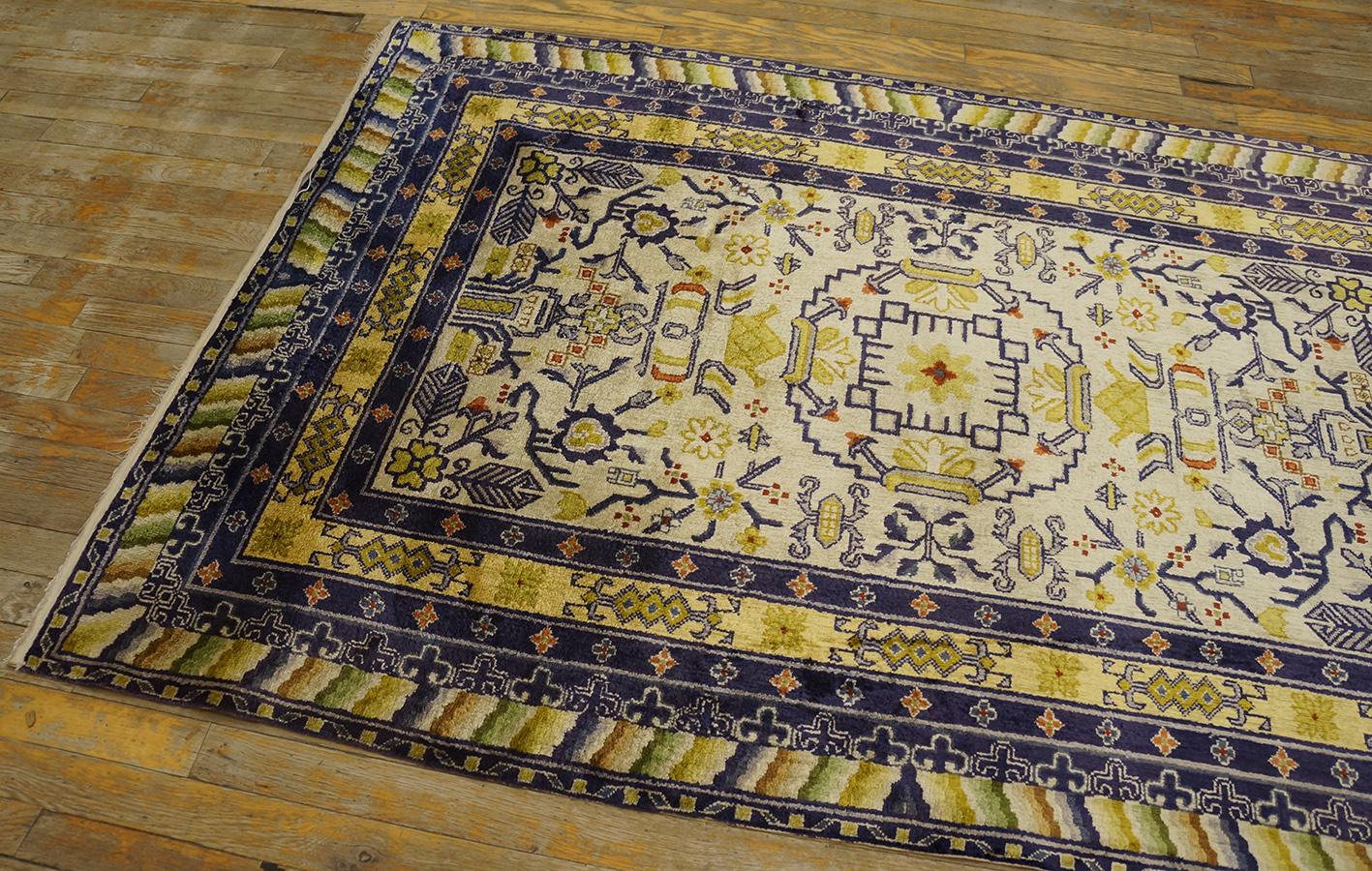 Early 20th Century Chinese Silk Rug ( 3'10'' x 6' - 117 x 183 ) For Sale 1