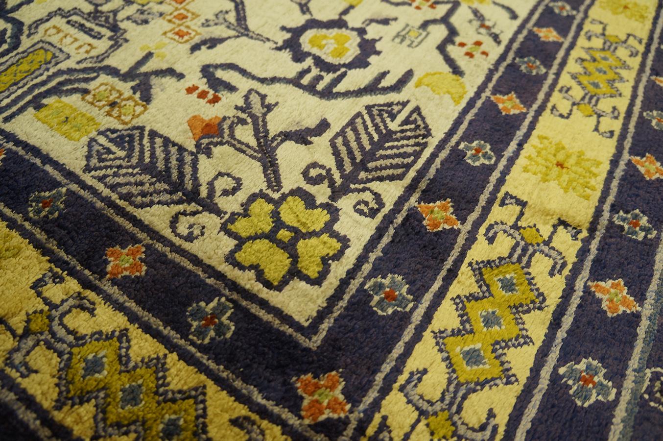 Early 20th Century Chinese Silk Rug ( 3'10'' x 6' - 117 x 183 ) For Sale 3