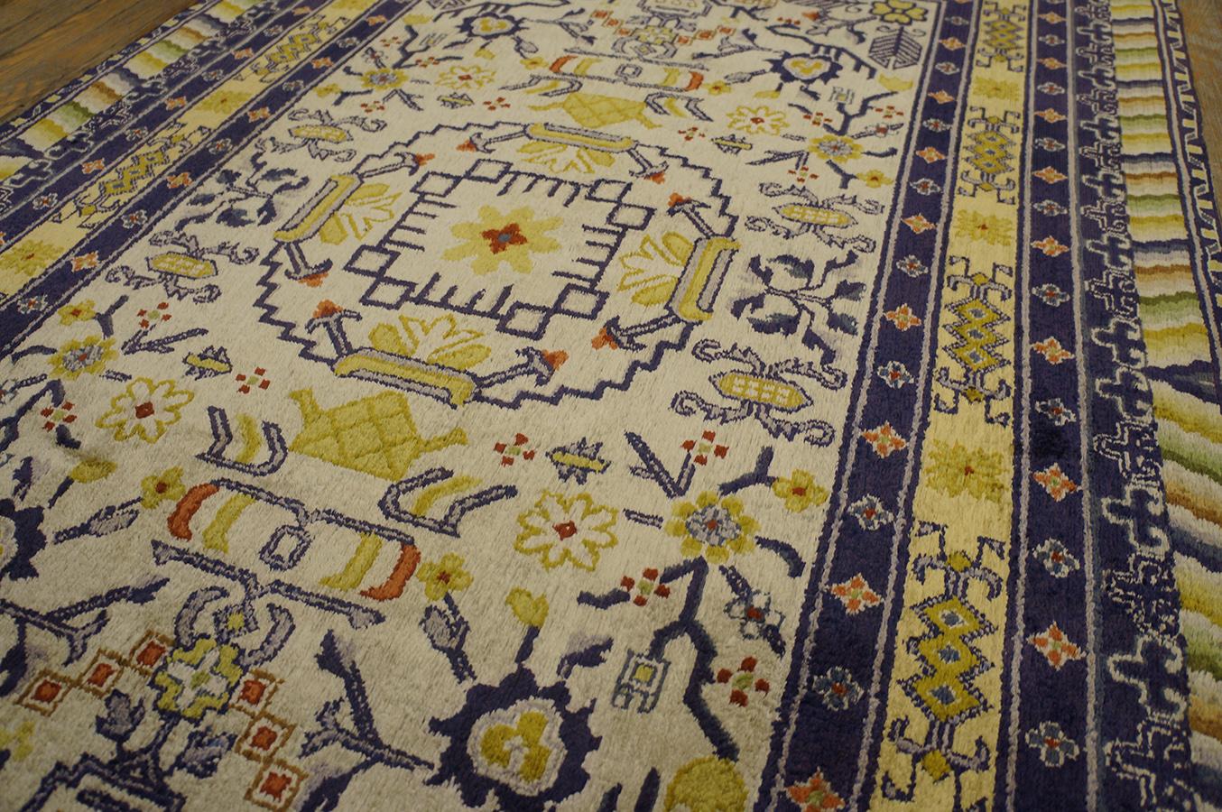 Early 20th Century Chinese Silk Rug ( 3'10'' x 6' - 117 x 183 ) For Sale 5