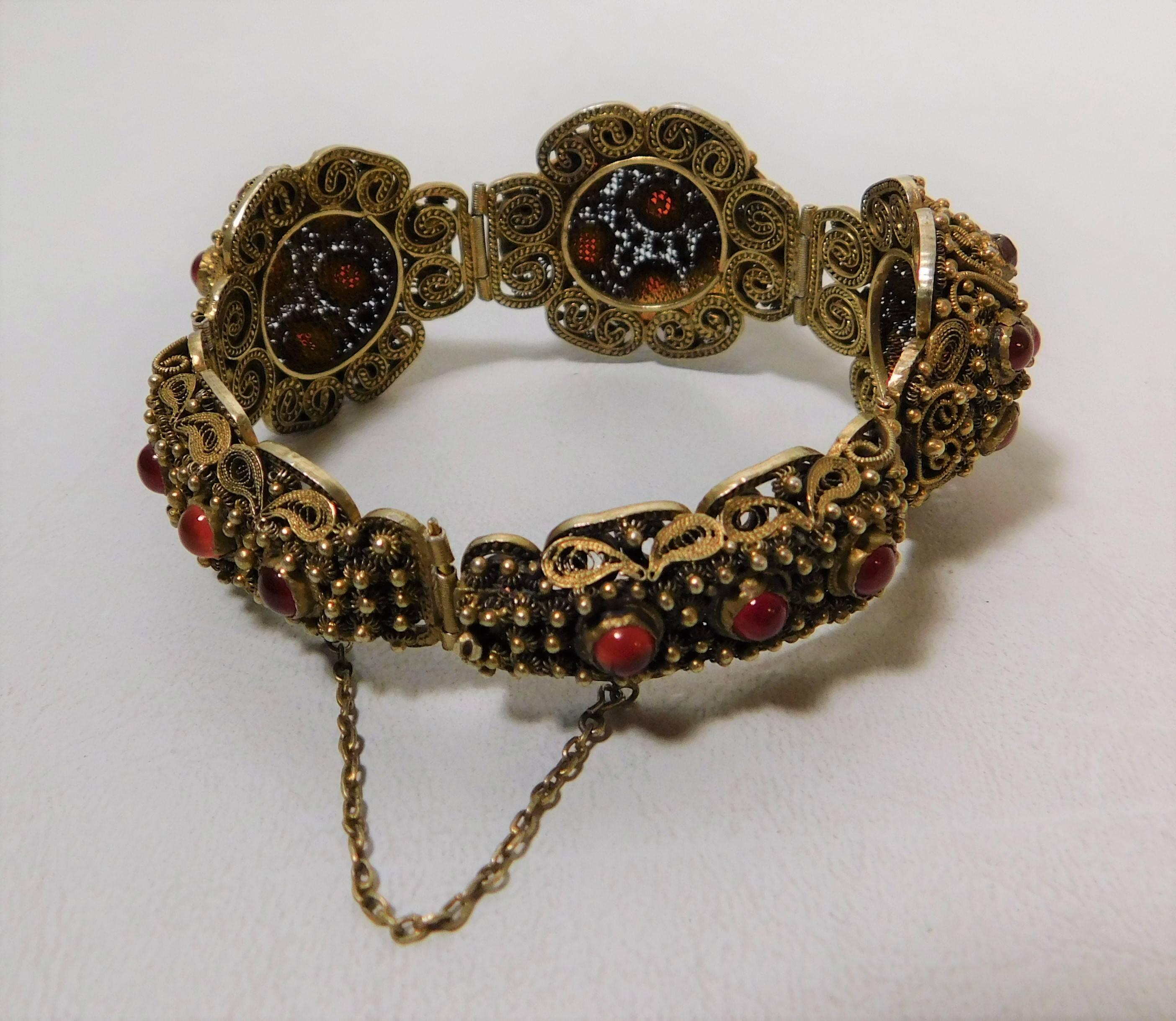 Early 20th Century Chinese Silver Gold Gilt Bracelet with 26 Carnelian Stones For Sale 7
