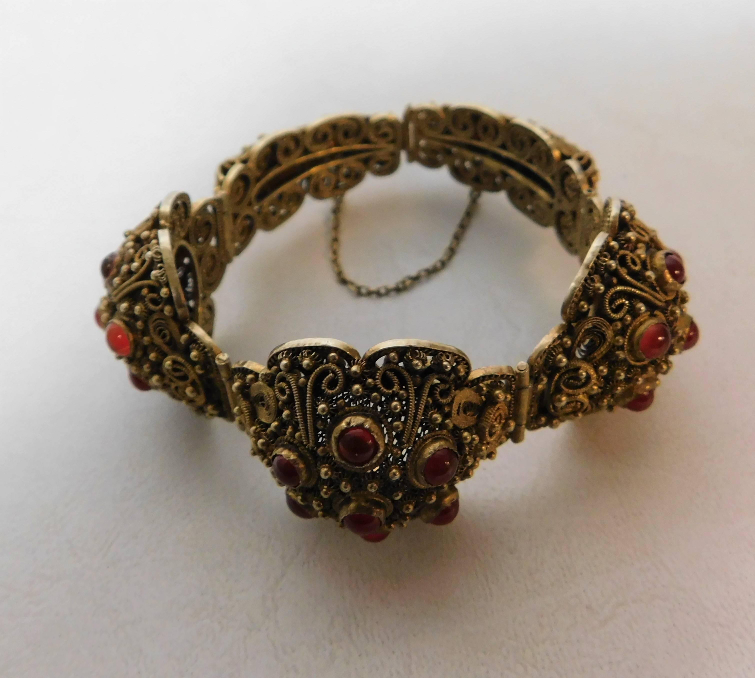 Early 20th Century Chinese Silver Gold Gilt Bracelet with 26 Carnelian Stones In Excellent Condition For Sale In Hamilton, Ontario