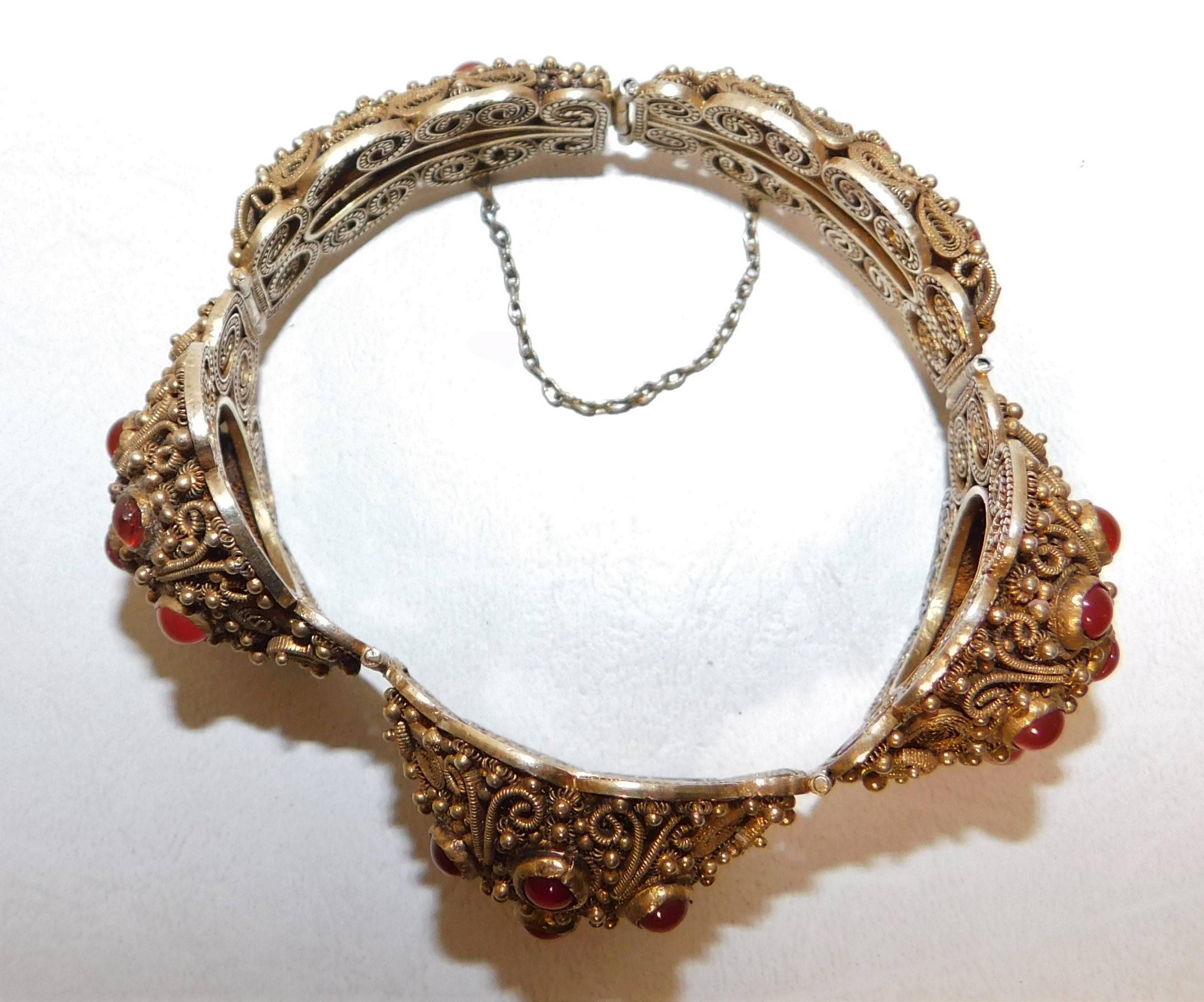 Early 20th Century Chinese Silver Gold Gilt Bracelet with 26 Carnelian Stones For Sale 1