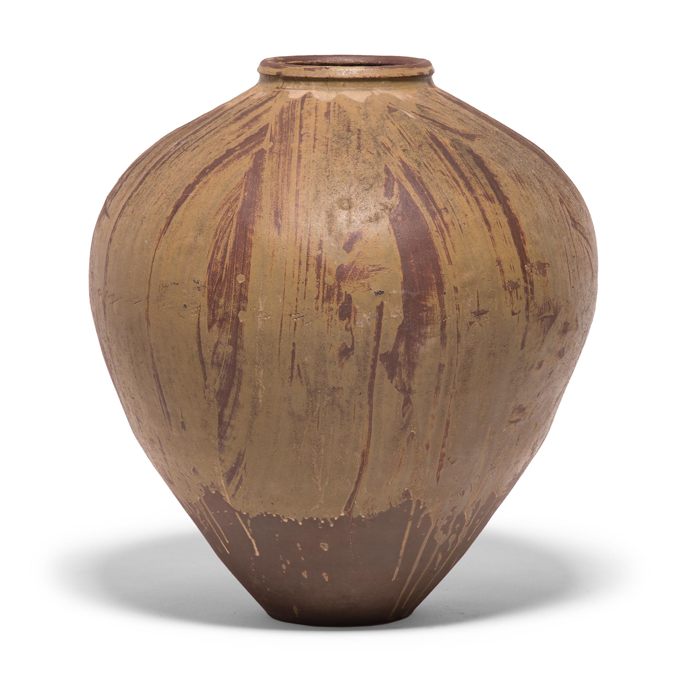 Qing Early 20th Century Chinese Swirled Glaze Wine Jar