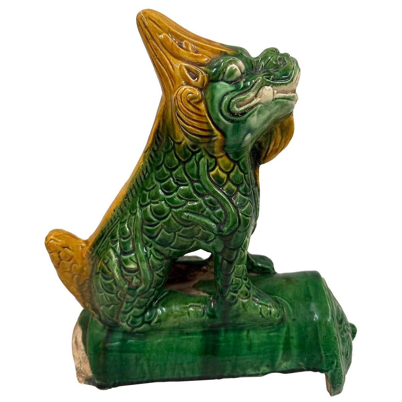 Early 20th Century Chinese Tri Color Glazed Ceramic Dragon Roof Tile In Good Condition For Sale In Pomona, CA