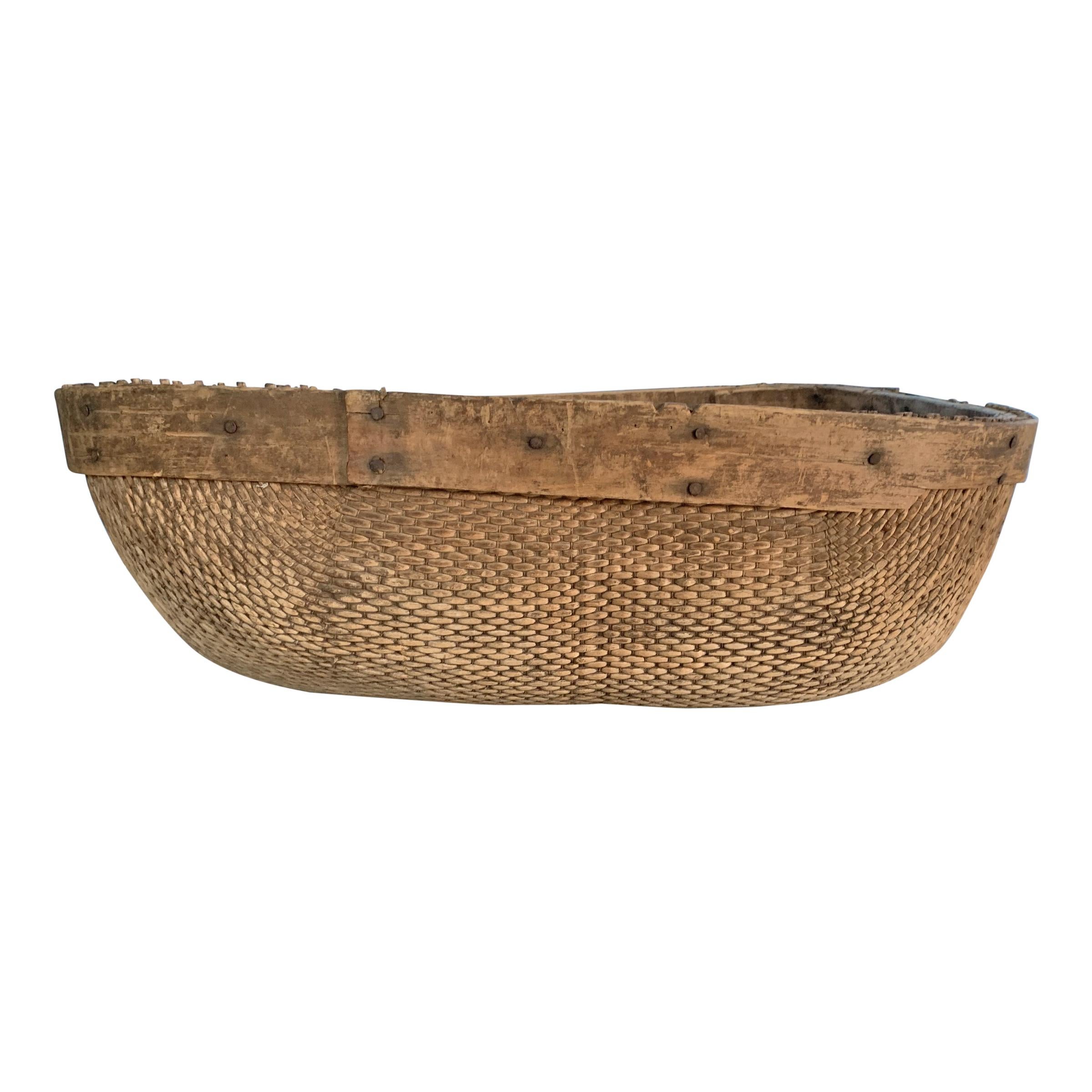 Early 20th Century Chinese Winnowing Basket In Good Condition In Chicago, IL