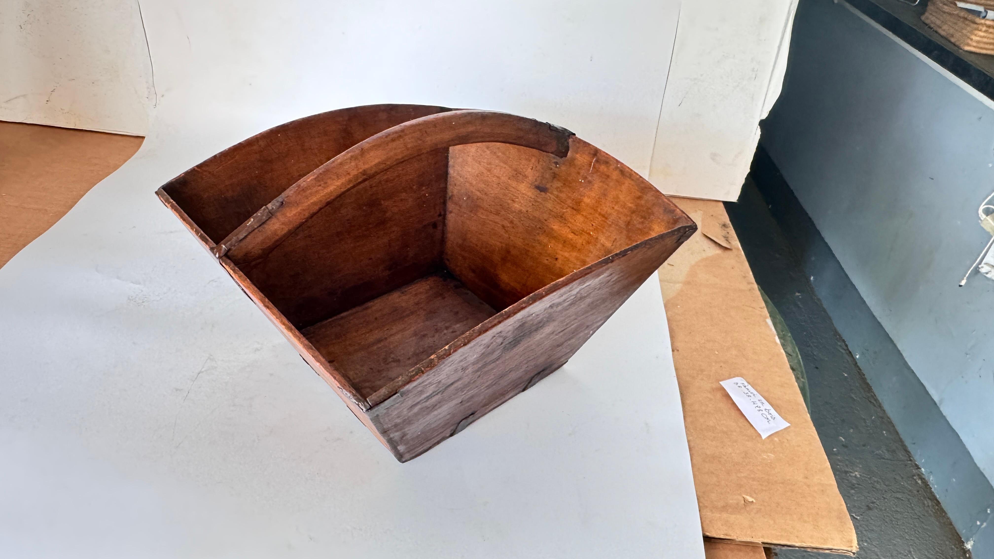 Misuratore di riso cinese dei primi del Novecento in legno con raccordi in rame in vendita 4