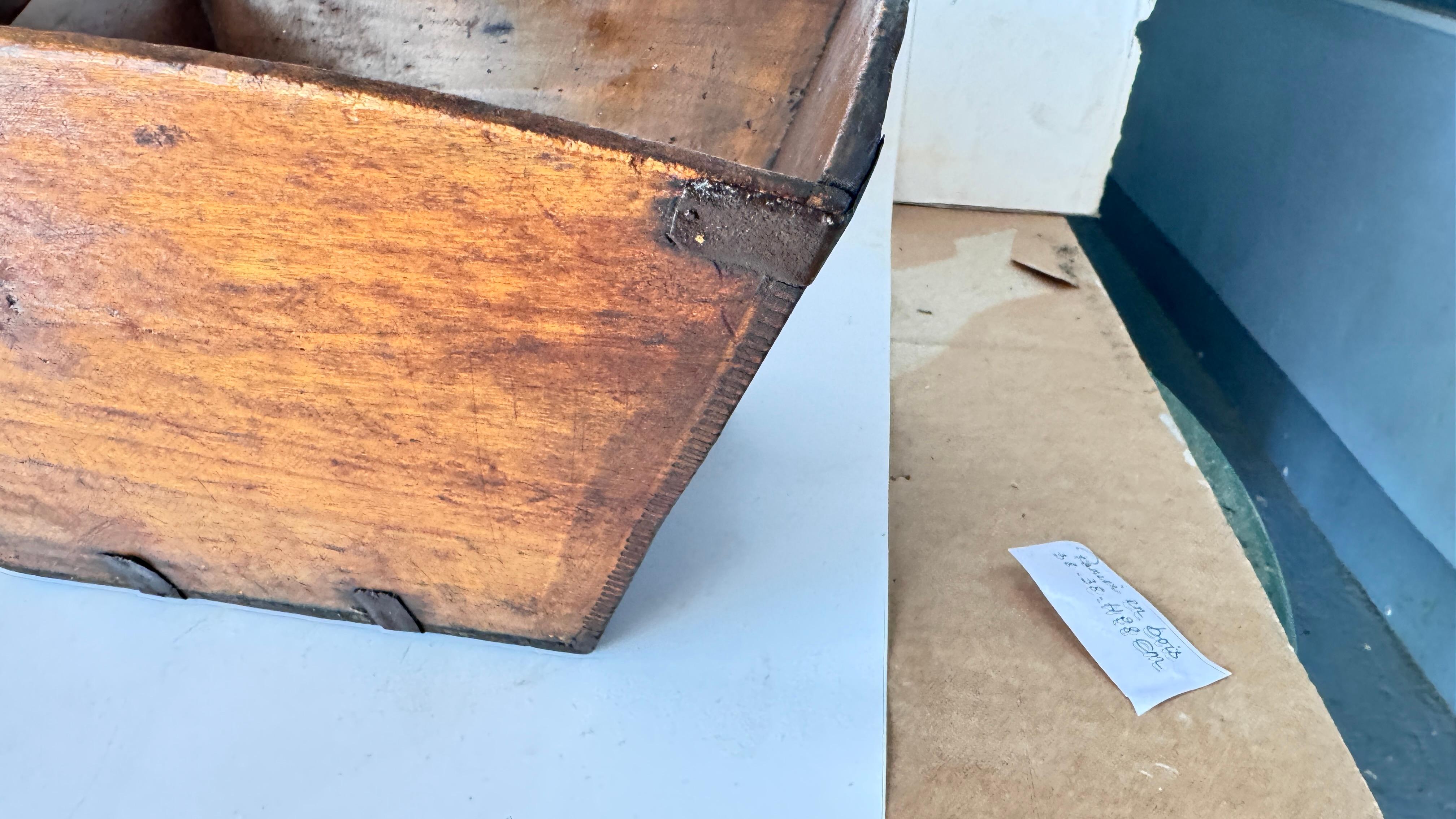 XX secolo Misuratore di riso cinese dei primi del Novecento in legno con raccordi in rame in vendita
