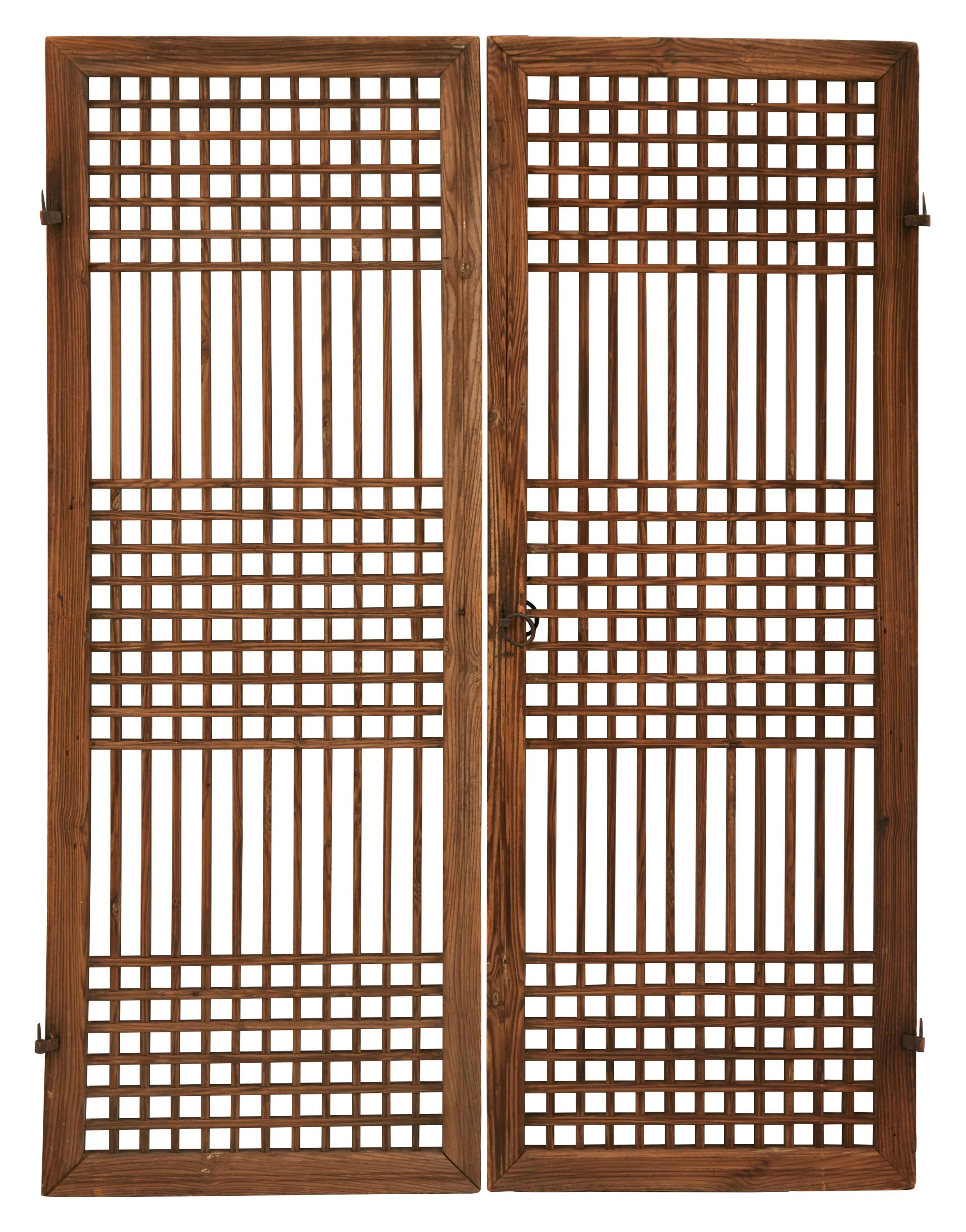 Early 20th Century Chinese Wooden Screen Door In Good Condition In Chicago, IL