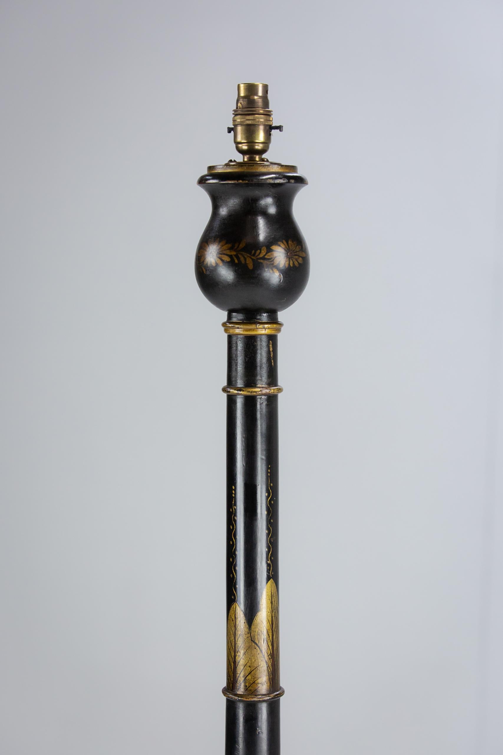 Early 20th Century Chinoiserie Floor Lamp For Sale 2