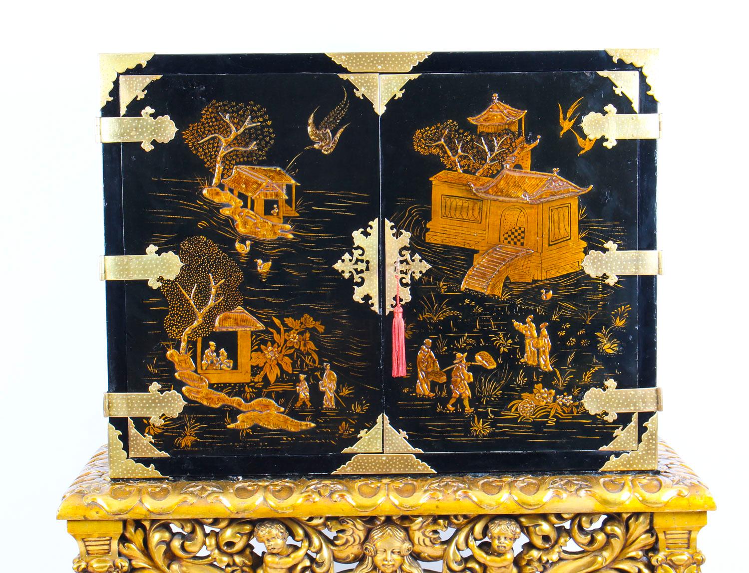 Early 20th Century Chinoiserie Lacquer Cabinet Giltwood Stand Fitted Interior In Good Condition In London, GB