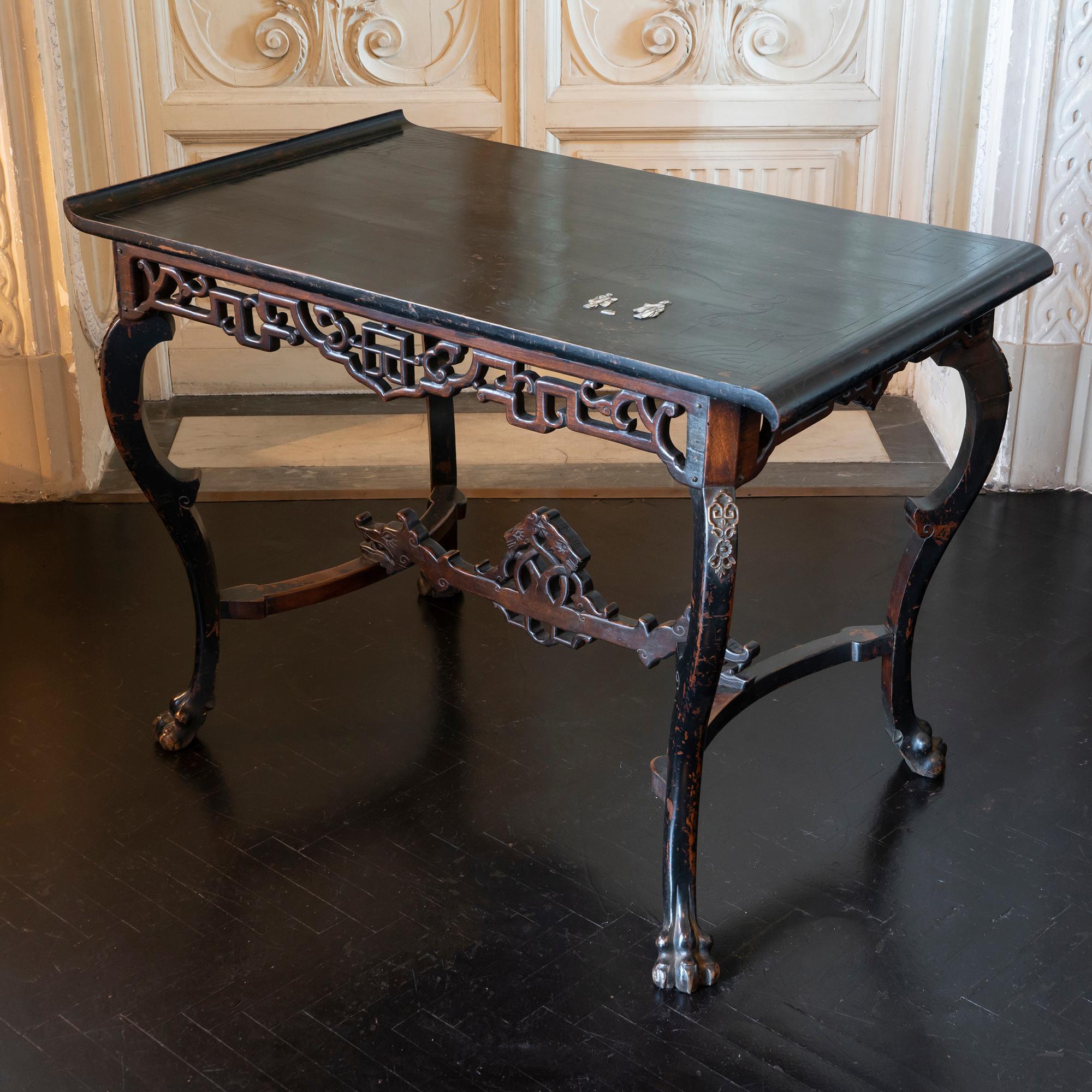 Early 20th century Chinese lacquered wood desk / console with beautiful vintage patina and perfect condition, ivory female figures and brass details.