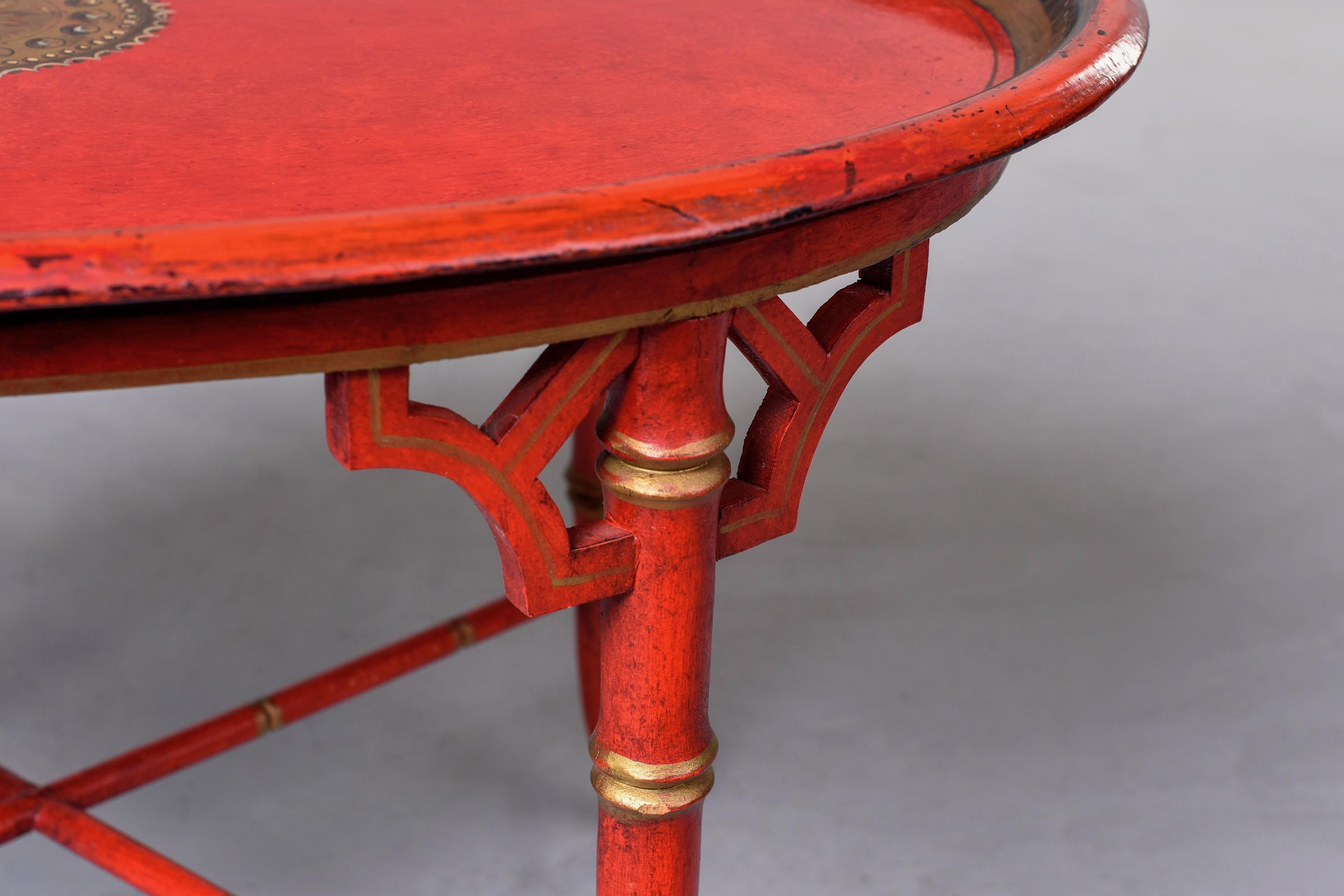 Early 20th Century Chinoiserie Oval Side Table For Sale 4