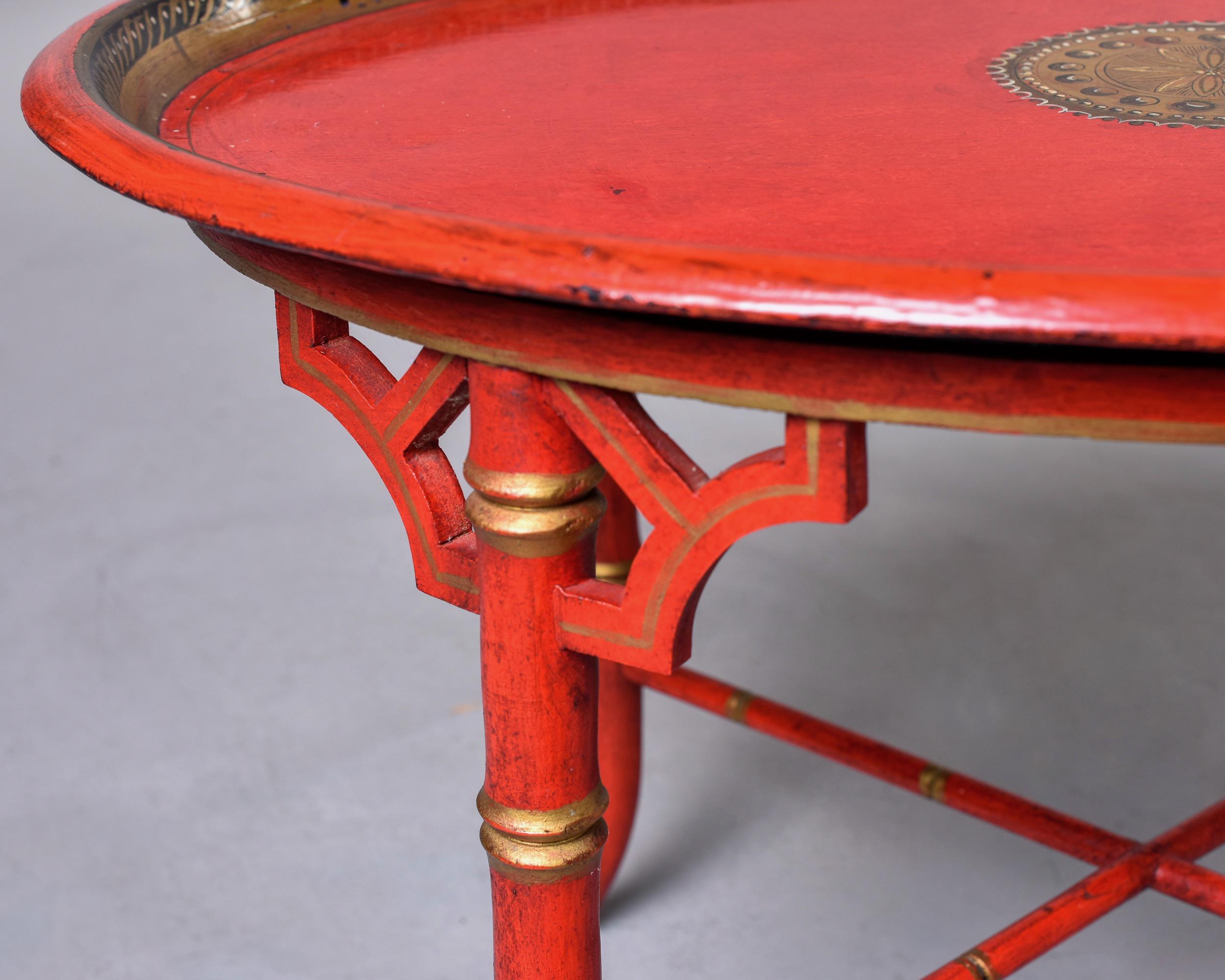 Early 20th Century Chinoiserie Oval Side Table For Sale 5