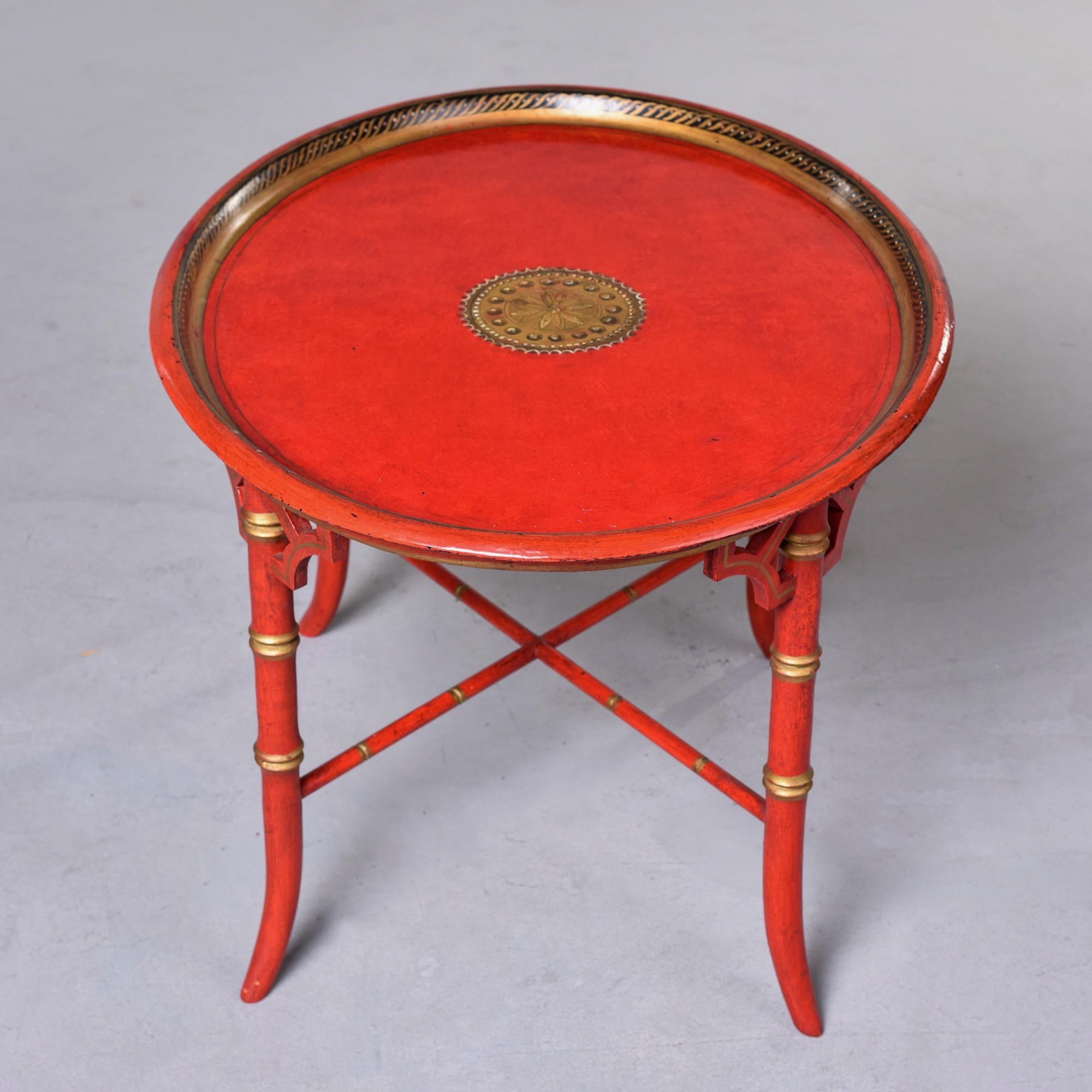 English Early 20th Century Chinoiserie Oval Side Table For Sale