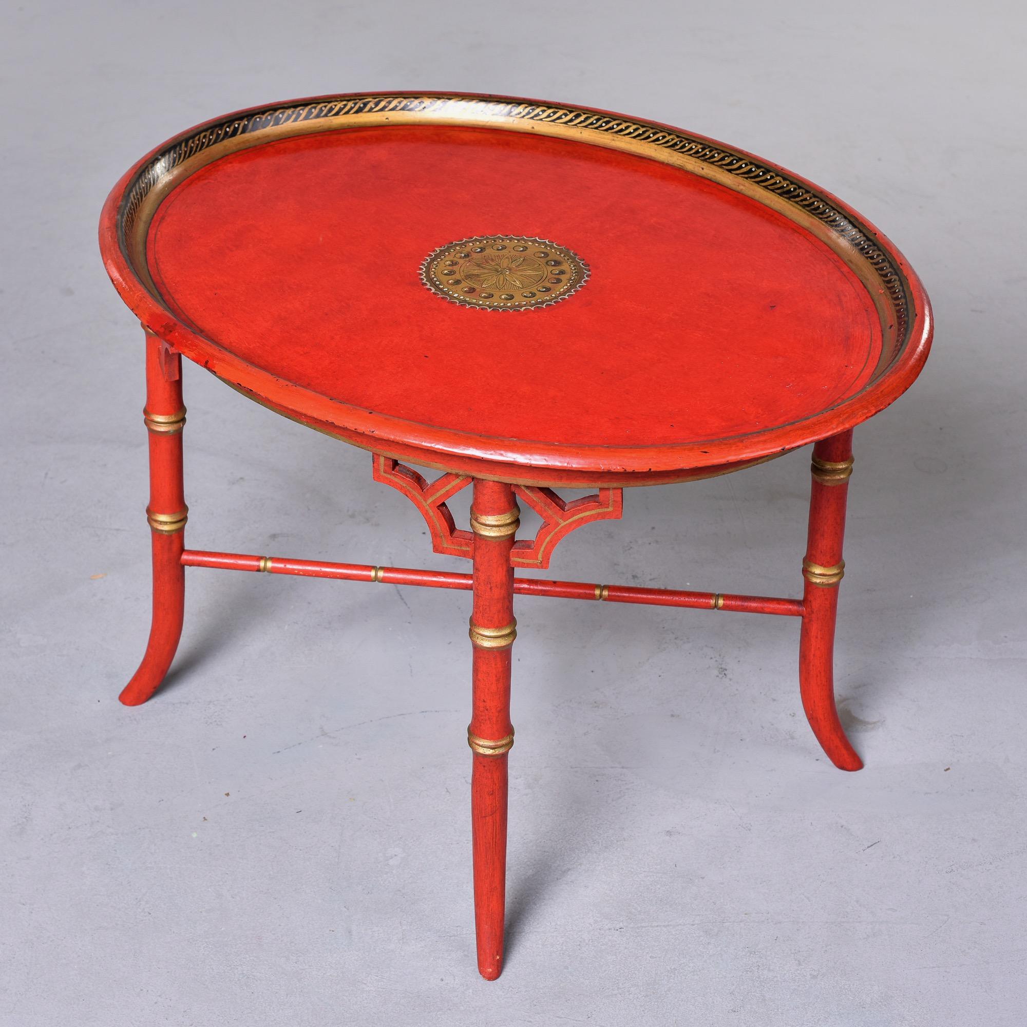 Hand-Painted Early 20th Century Chinoiserie Oval Side Table For Sale