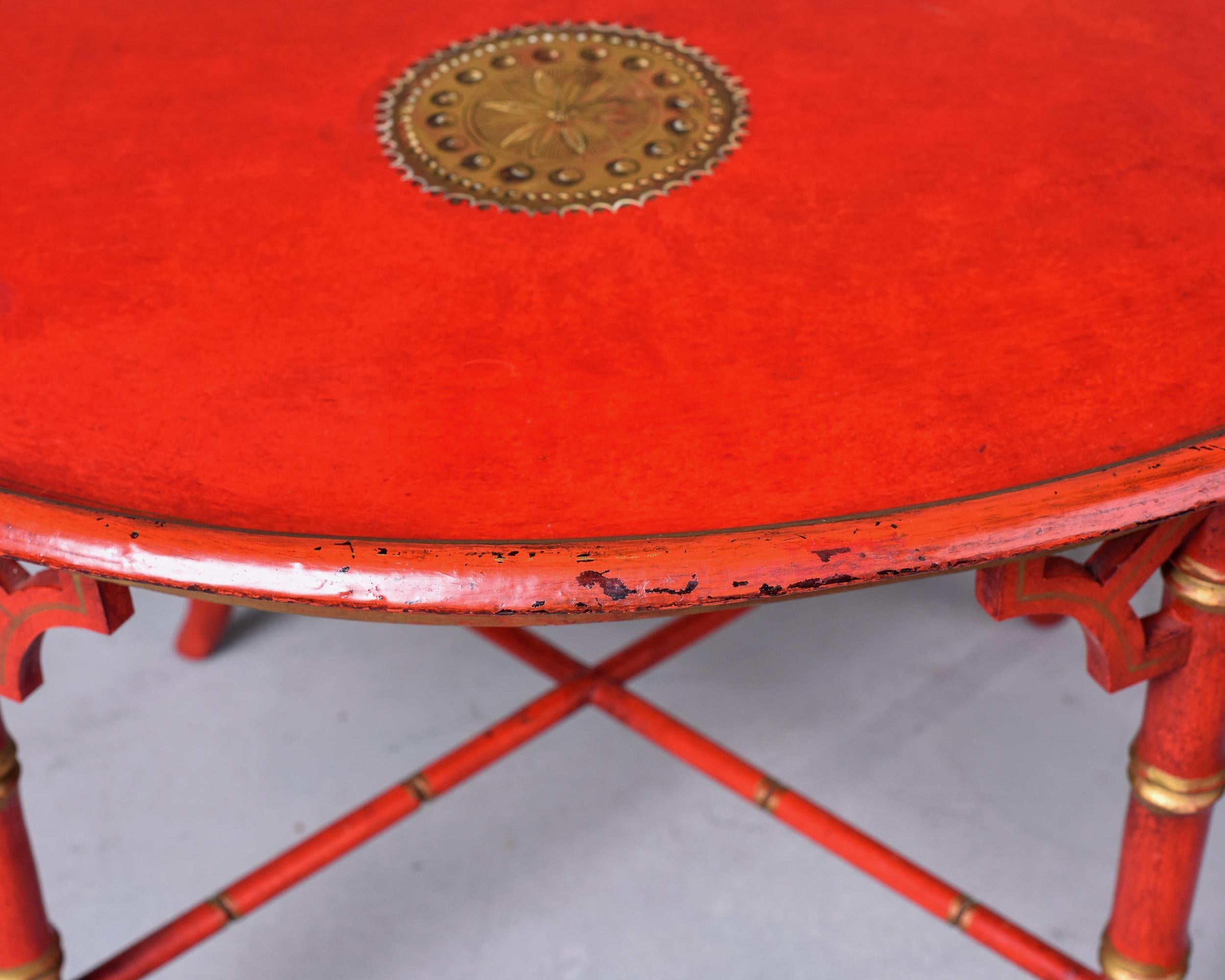 Early 20th Century Chinoiserie Oval Side Table For Sale 2