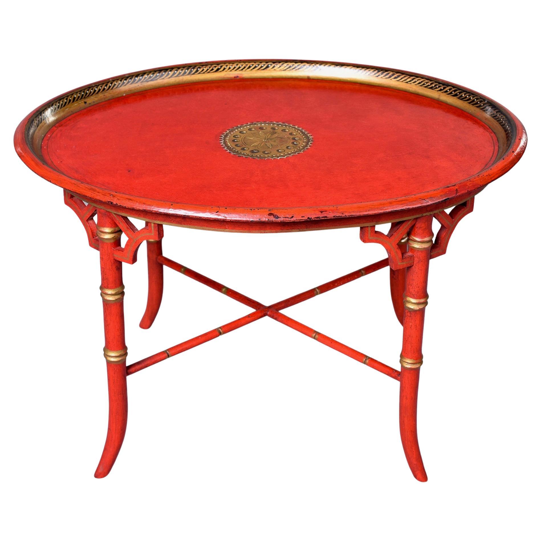 Table d'appoint ovale de style chinoiserie du début du XXe siècle