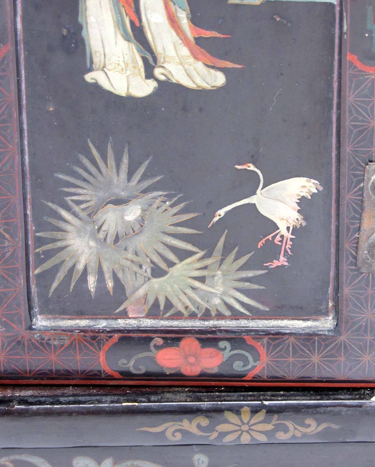 Early 20th Century Chinoiserie Style Cabinet 4