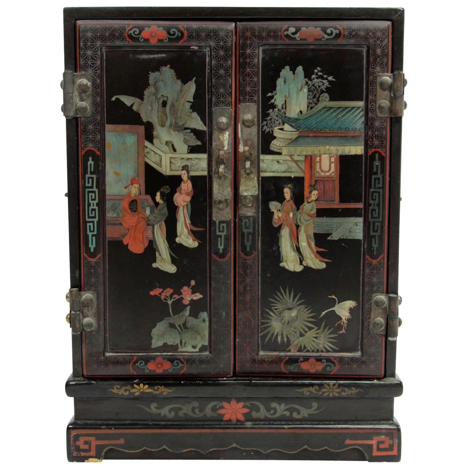 Early 20th Century Chinoiserie Style Cabinet