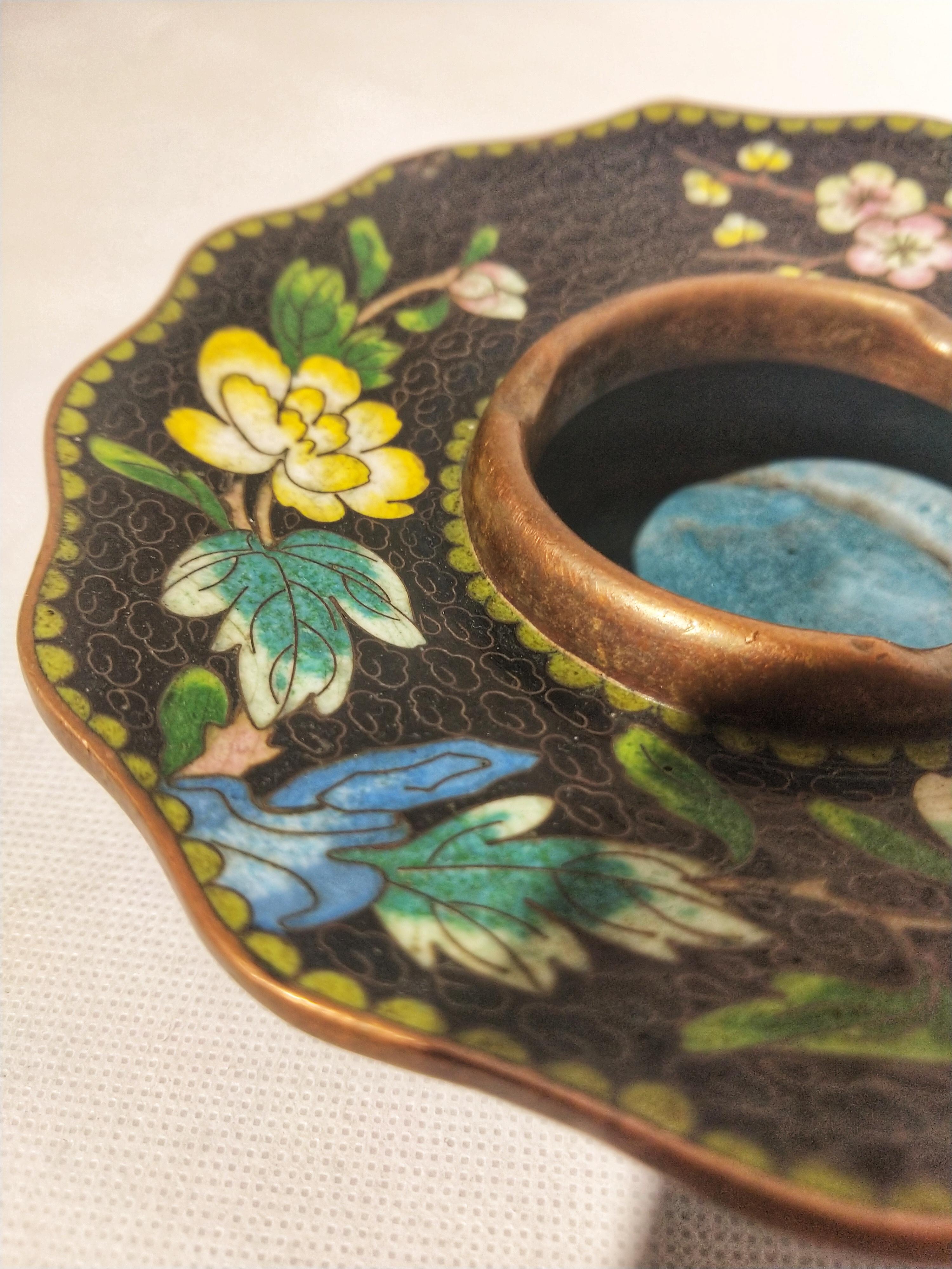 Carved Early 20th Century Chinoiserie Style Ceramic and Glass on Brass Chinese Ashtray For Sale