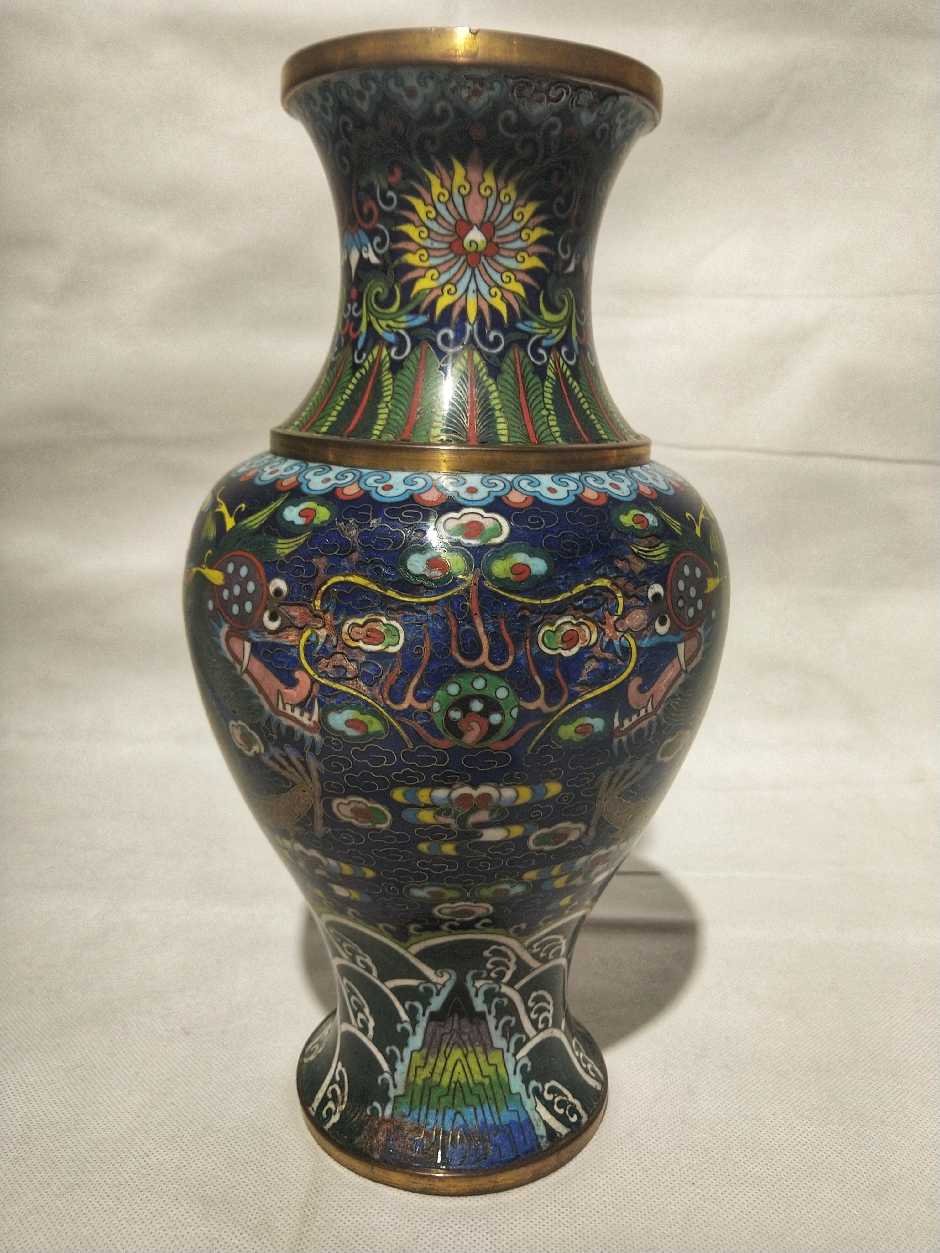 chinoserie vase