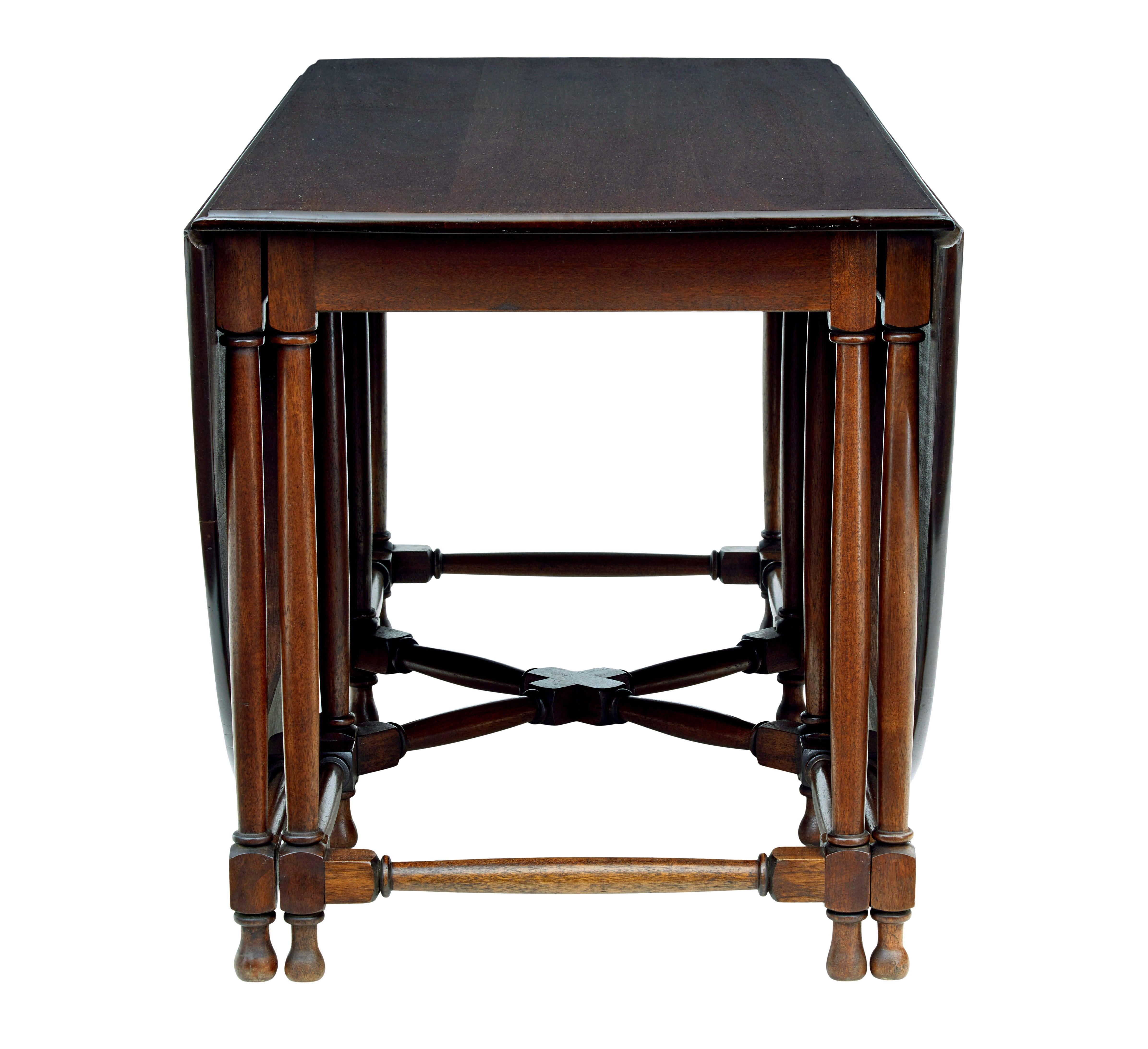 English Early 20th century chippendale influenced mahogany gate leg table For Sale