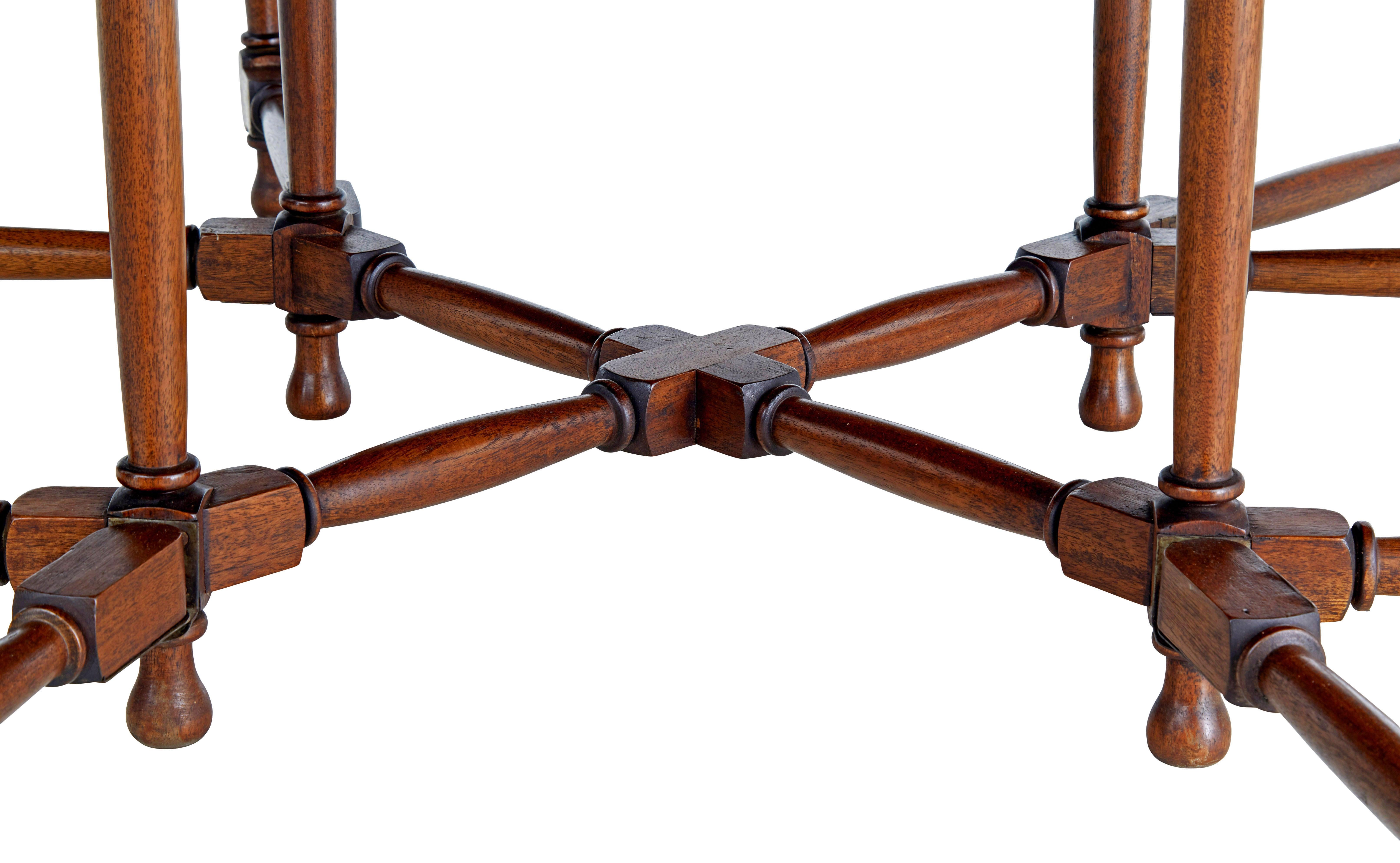 Mahogany Early 20th century chippendale influenced mahogany gate leg table For Sale