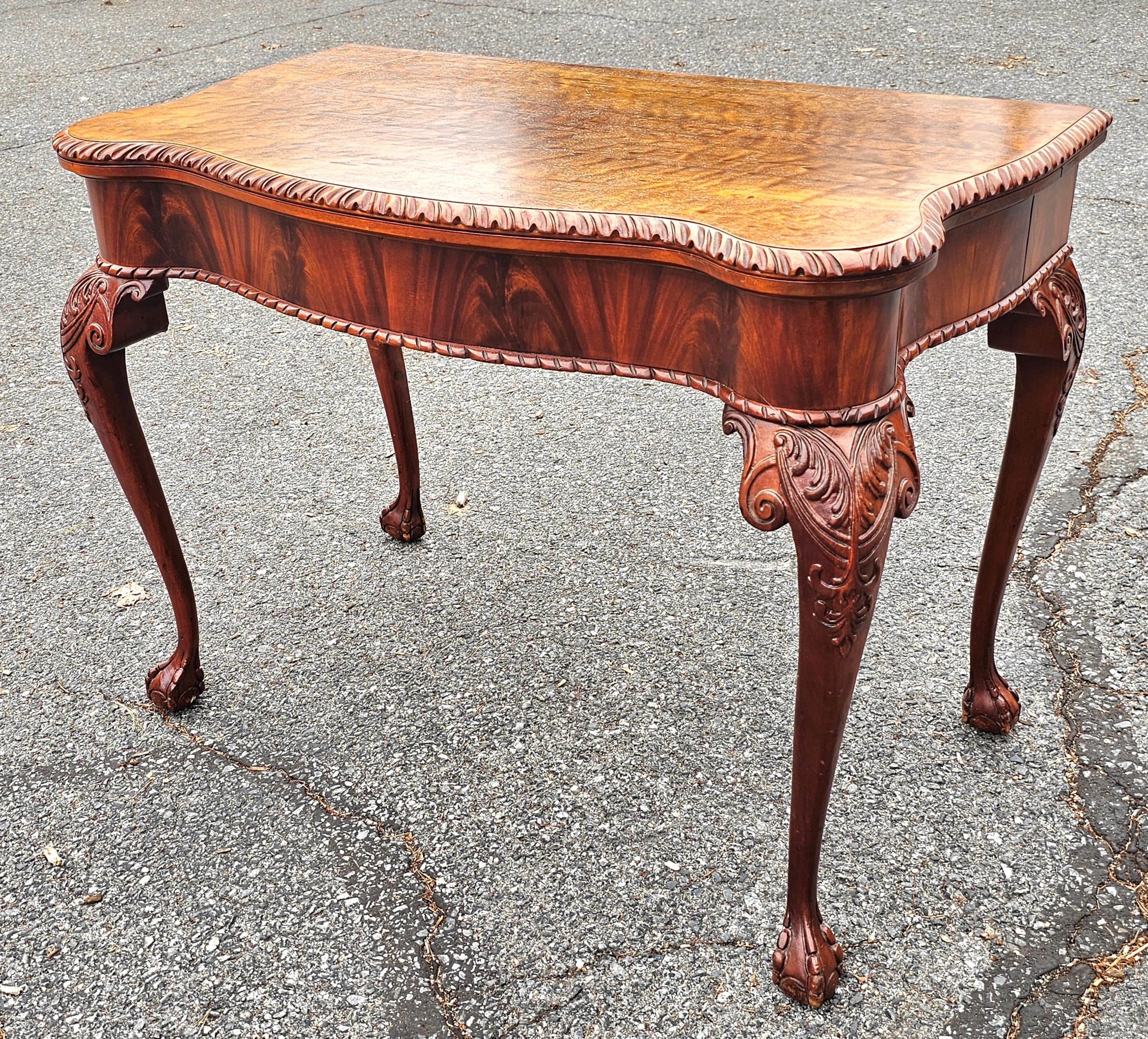 Table à cartes console à plateau rabattable en acajou Chippendale du début du 20e siècle en vente 4